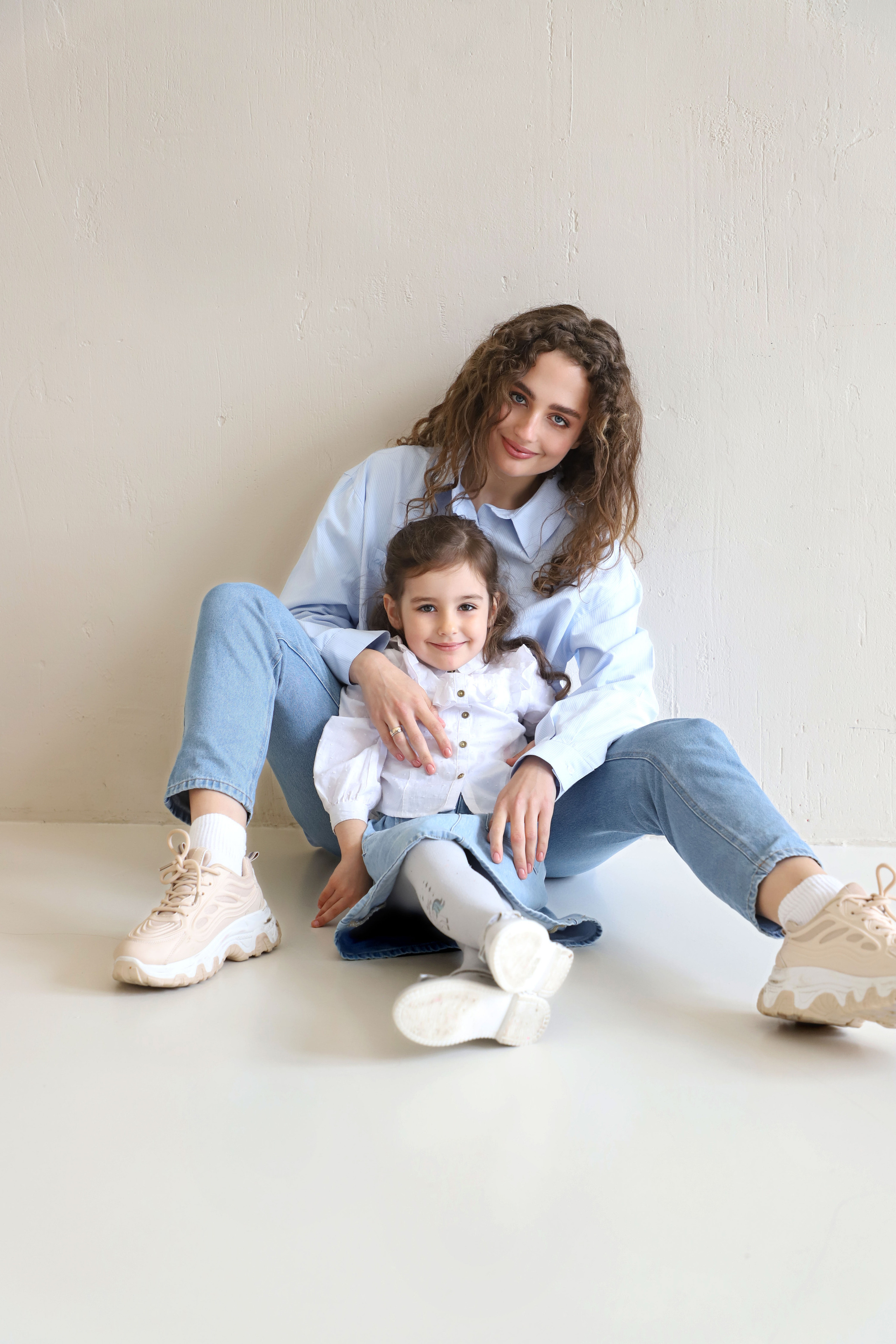 Сімейна фотозйомка «Дві мами, дві донечки». Сімейний та дитячий фотограф Київ, Ірпінь, Буча — Галина Пивоварова