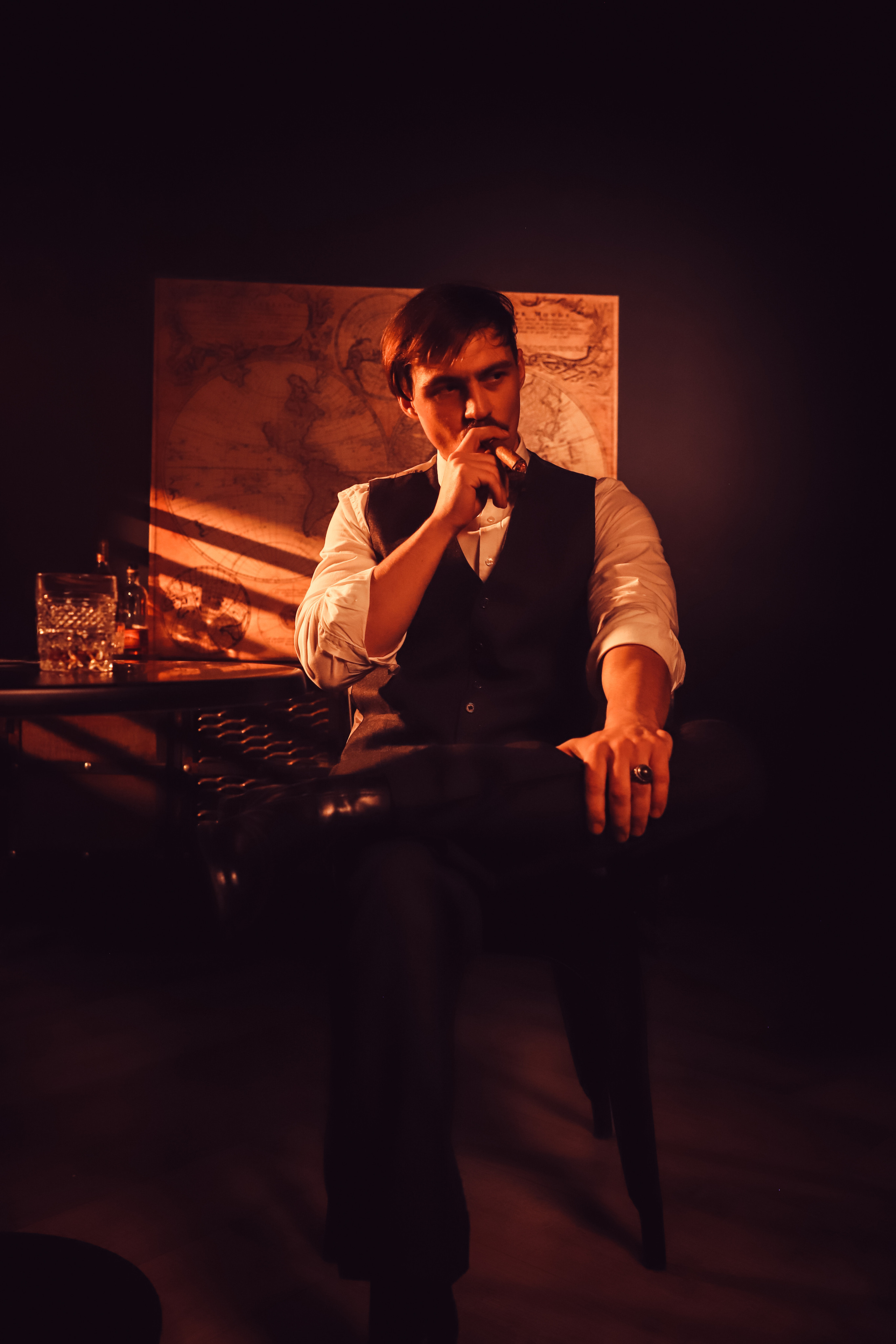 Чоловіча фотозйомка «Гострі картузи». Сімейний та дитячий фотограф Київ, Ірпінь, Буча — Галина Пивоварова