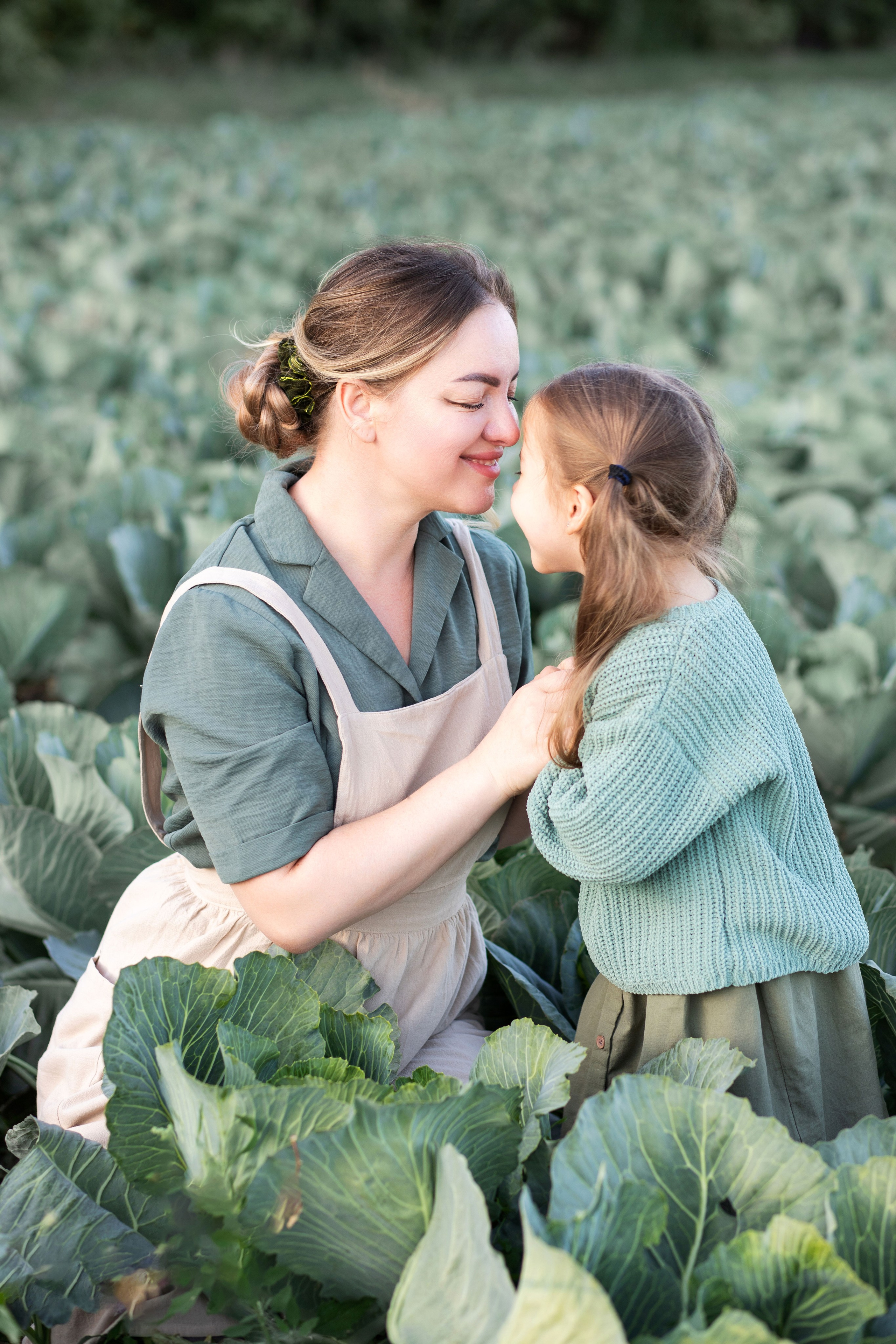 Дитяча фотозйомка в капусті з Машею. Сімейний та дитячий фотограф Київ, Ірпінь, Буча — Галина Пивоварова