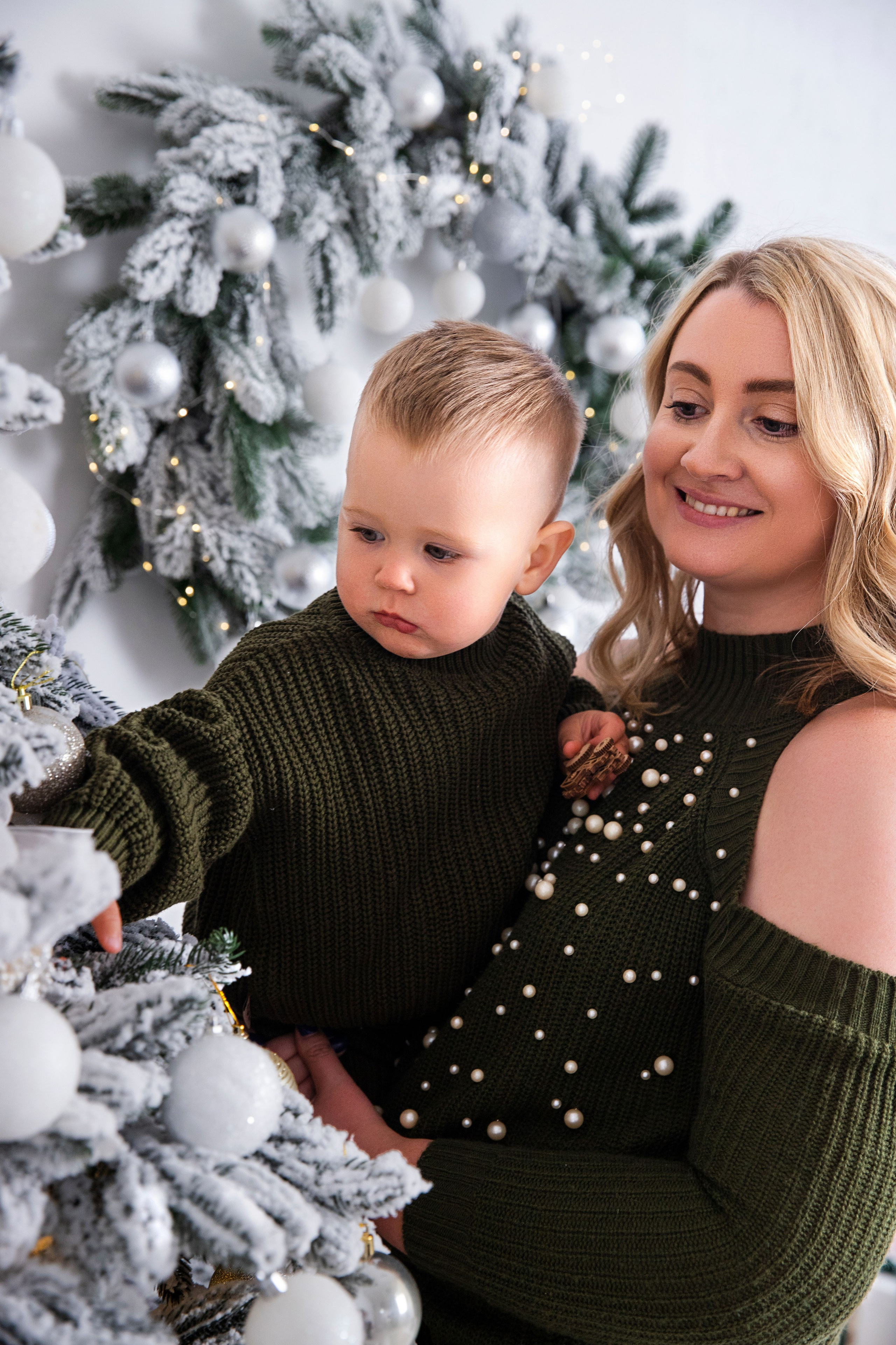 Новорічна зйомка Олени з малюком. Сімейний та дитячий фотограф Київ, Ірпінь, Буча — Галина Пивоварова