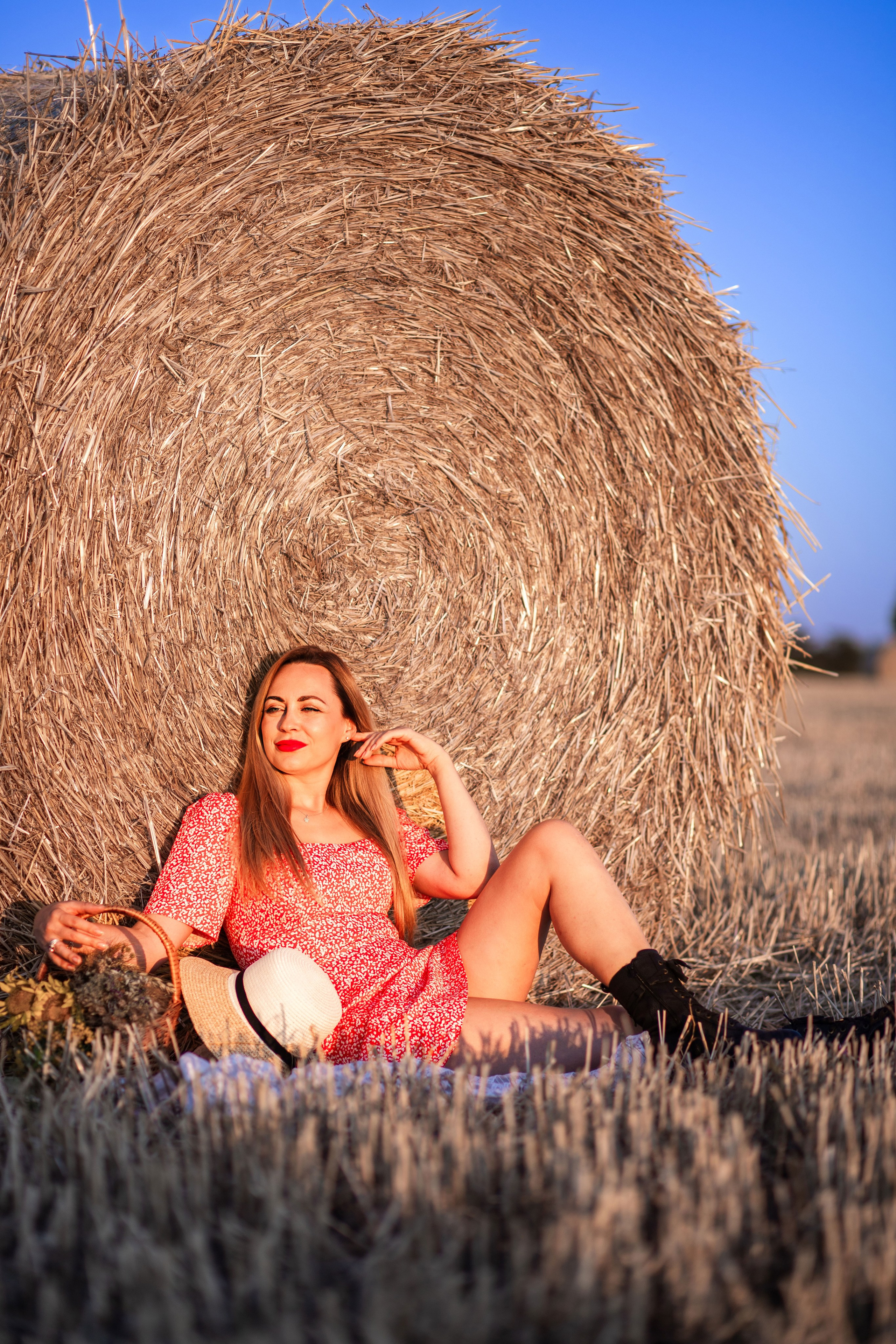 Фотопрогулянка пшеничним полем з Анастасією. Сімейний та дитячий фотограф Київ, Ірпінь, Буча — Галина Пивоварова