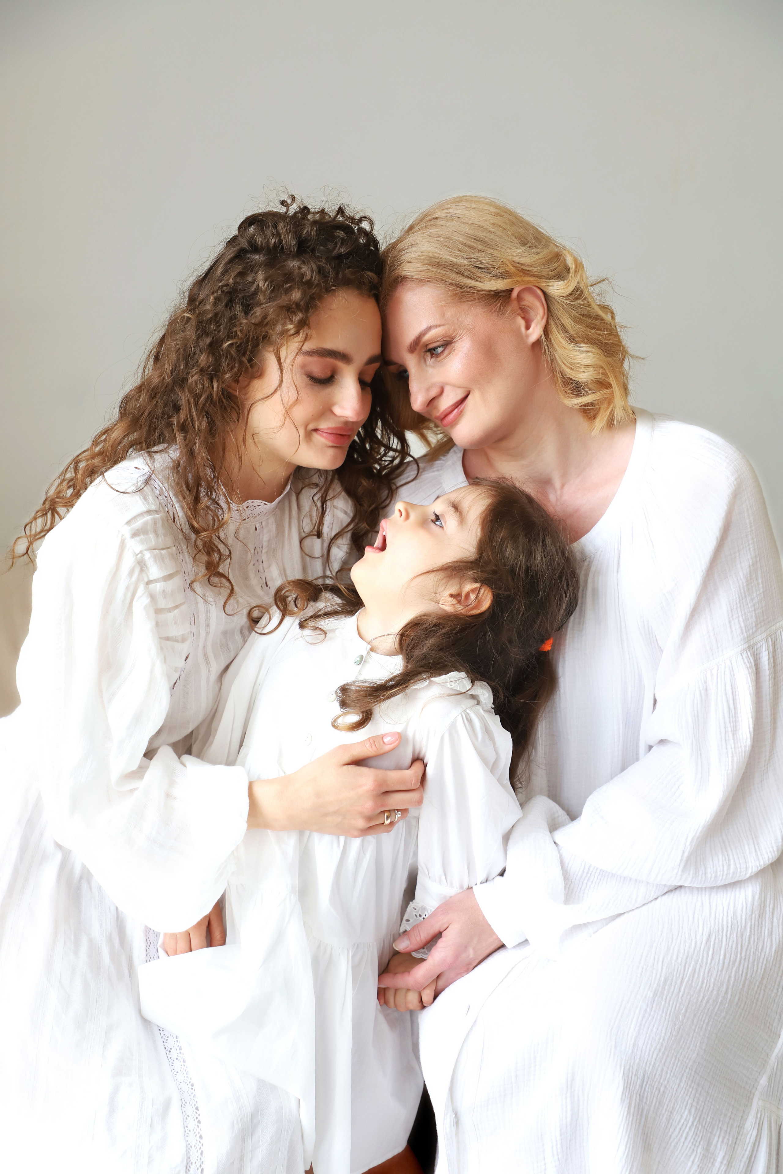 Сімейна фотозйомка «Дві мами, дві донечки». Сімейний та дитячий фотограф Київ, Ірпінь, Буча — Галина Пивоварова