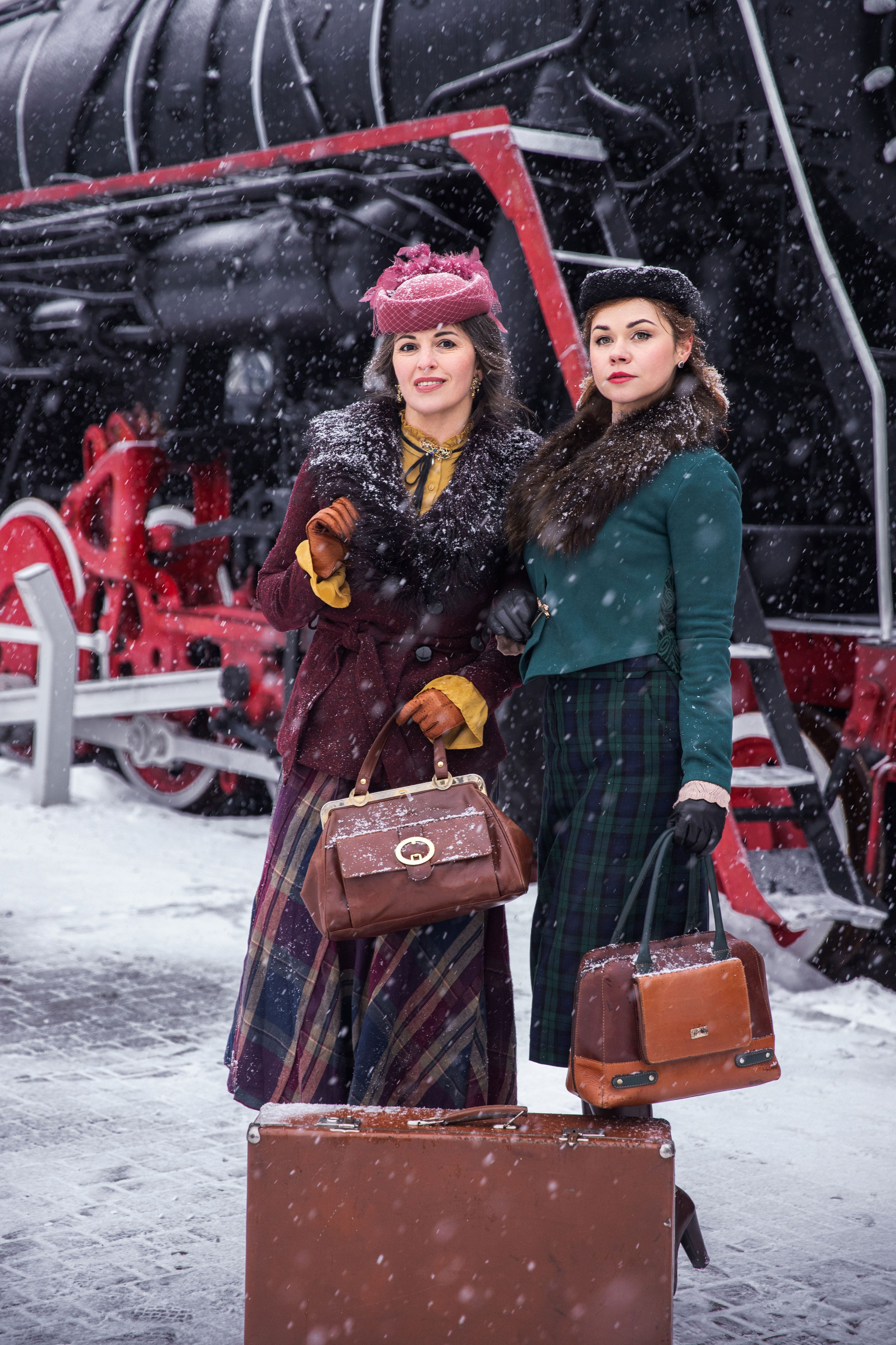 Атмосферна фотоісторія «Потяг і перон» з Юлією. Сімейний та дитячий фотограф Київ, Ірпінь, Буча — Галина Пивоварова