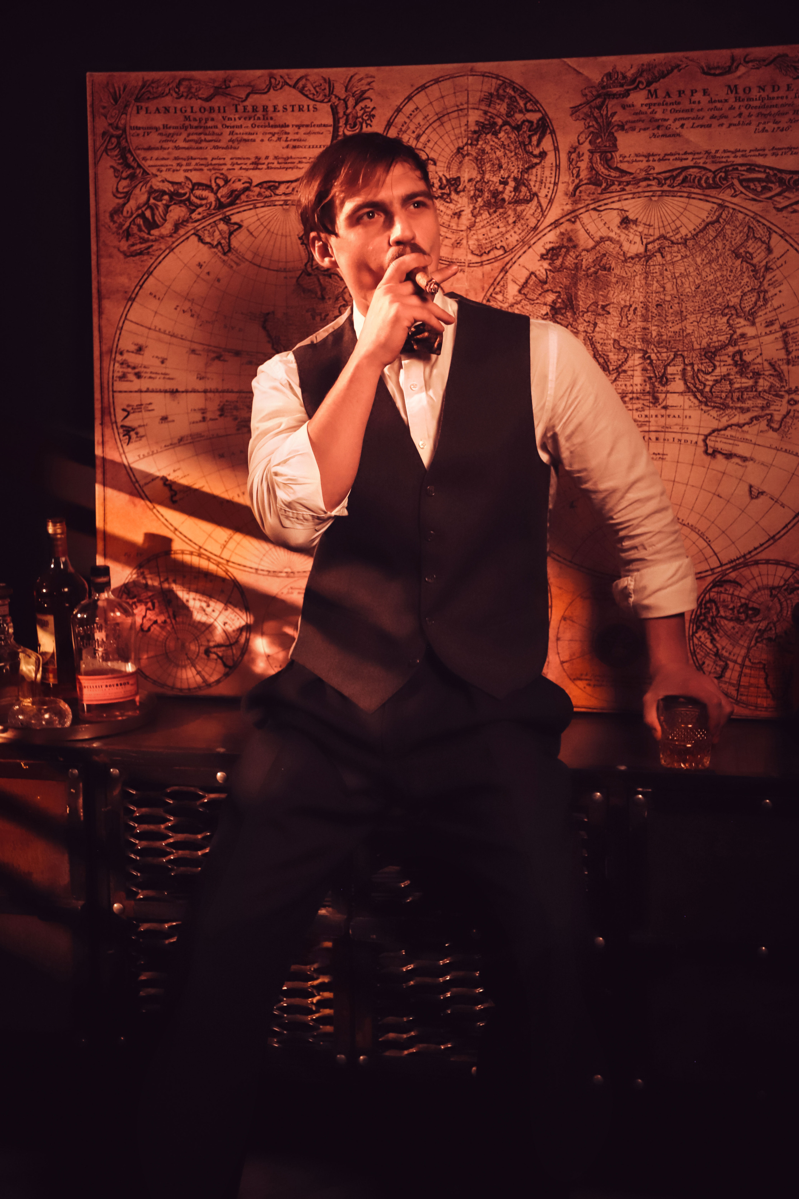 Чоловіча фотозйомка «Гострі картузи». Сімейний та дитячий фотограф Київ, Ірпінь, Буча — Галина Пивоварова