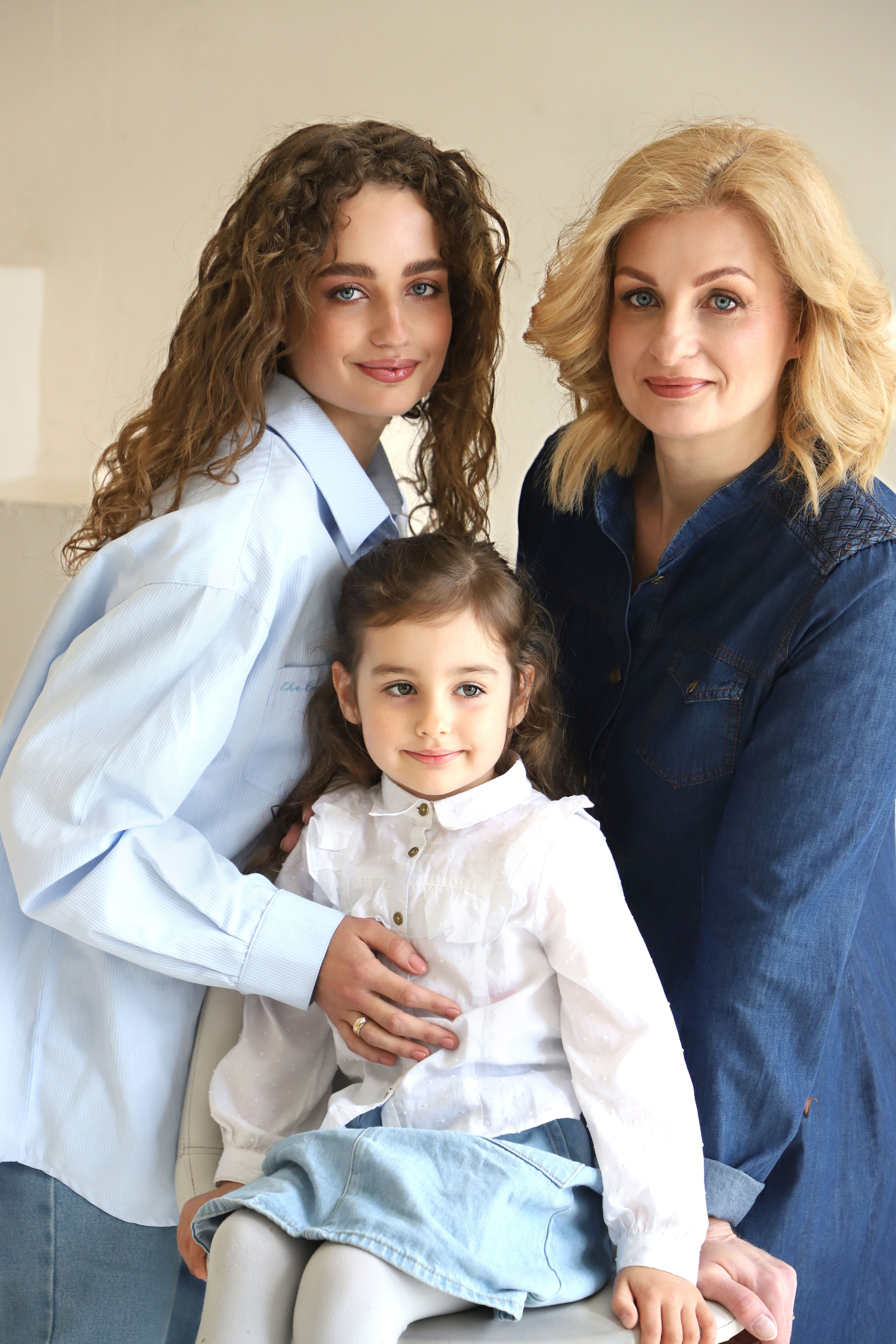 Сімейна фотозйомка «Дві мами, дві донечки». Сімейний та дитячий фотограф Київ, Ірпінь, Буча — Галина Пивоварова