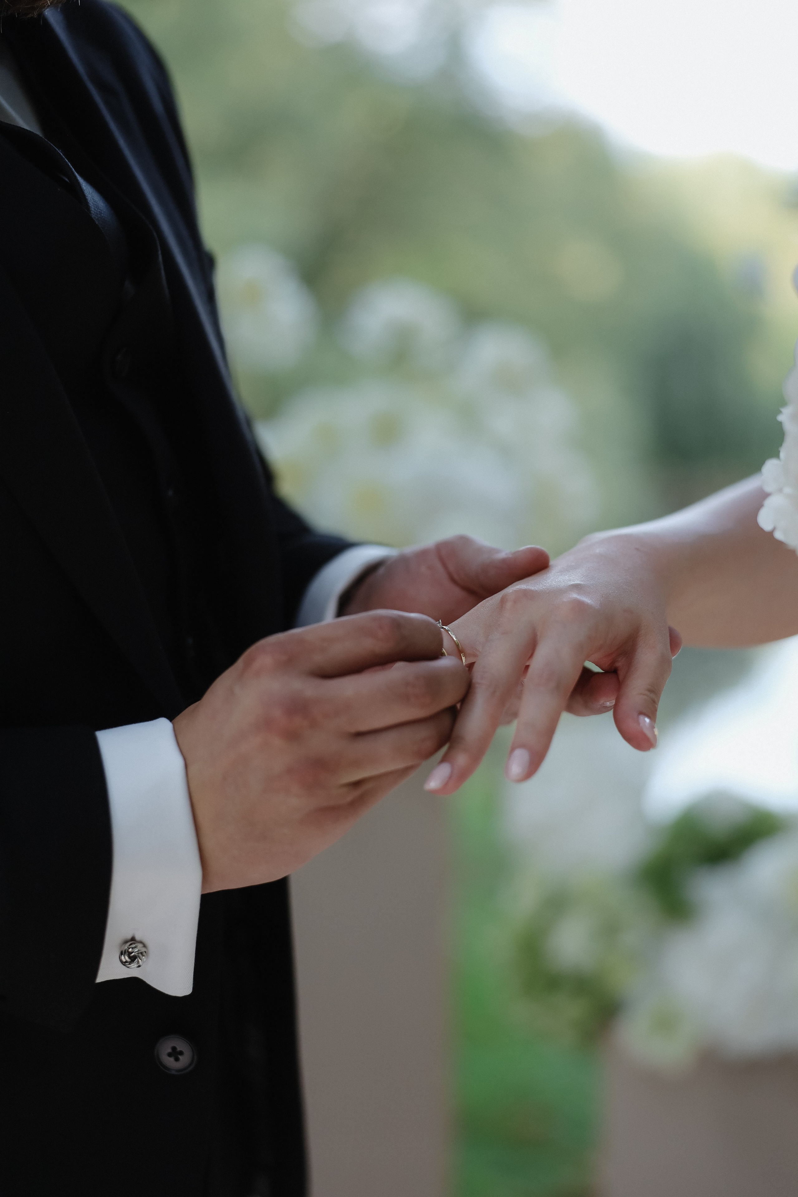 August 2025 — Róza & Nikolay Chateau Třebešice. Wedding & love story photographer Prague, Europe Elizaveta Gritsenko