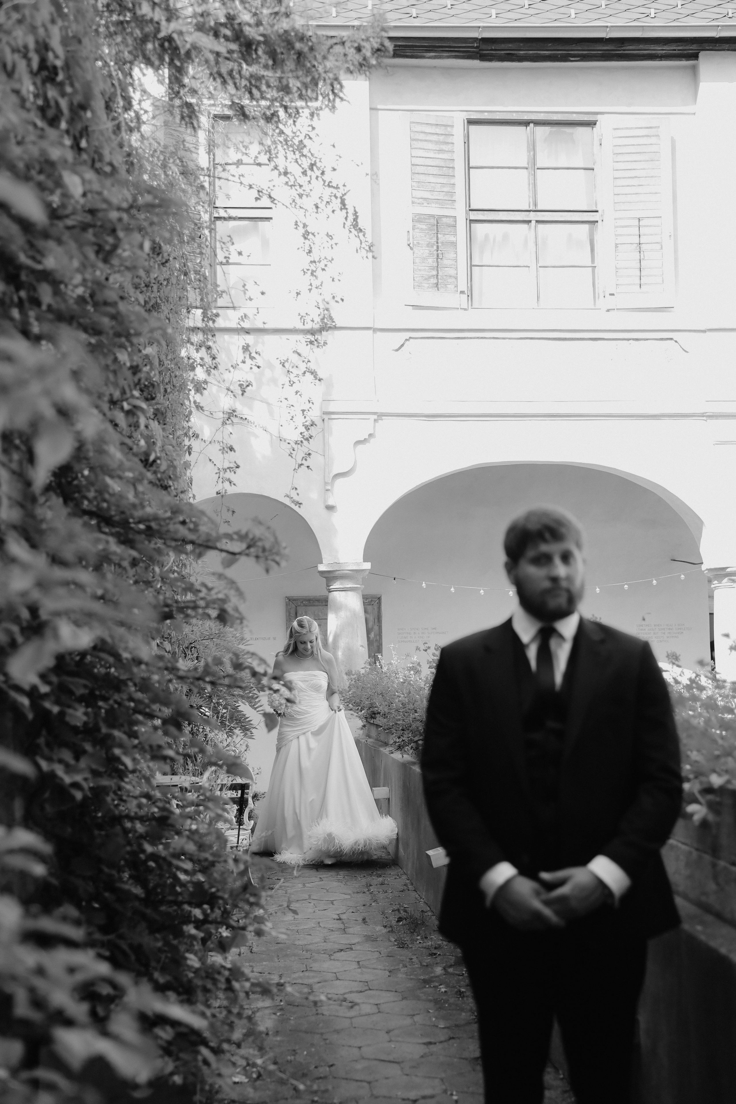 August 2025 — Róza & Nikolay Chateau Třebešice. Wedding & love story photographer Prague, Europe Elizaveta Gritsenko