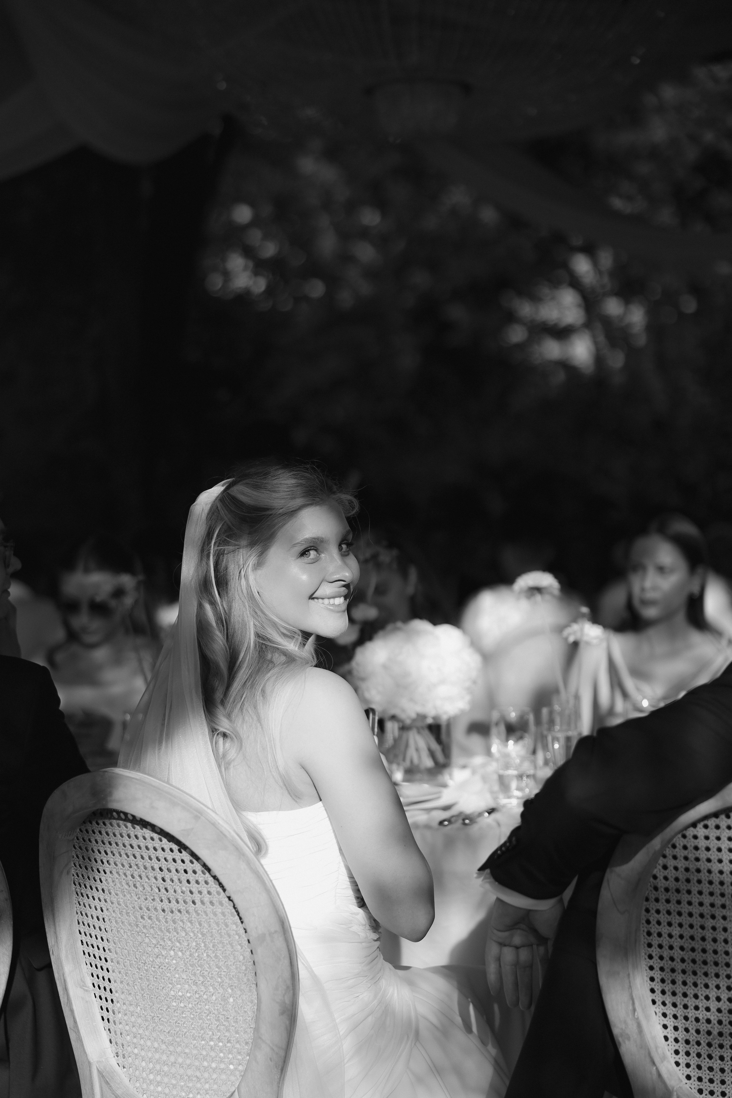 August 2025 — Róza & Nikolay Chateau Třebešice. Wedding & love story photographer Prague, Europe Elizaveta Gritsenko