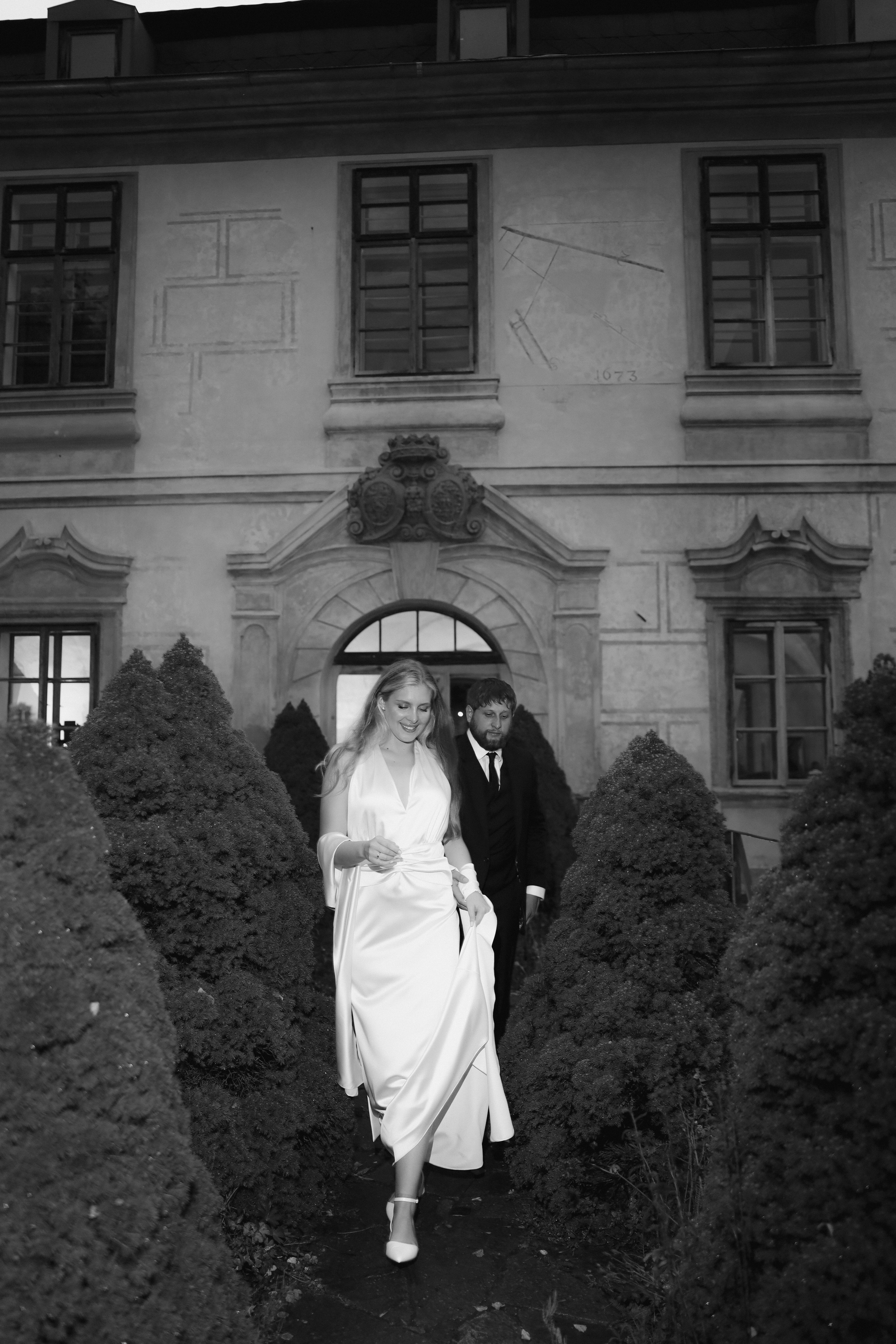 August 2025 — Róza & Nikolay Chateau Třebešice. Wedding & love story photographer Prague, Europe Elizaveta Gritsenko