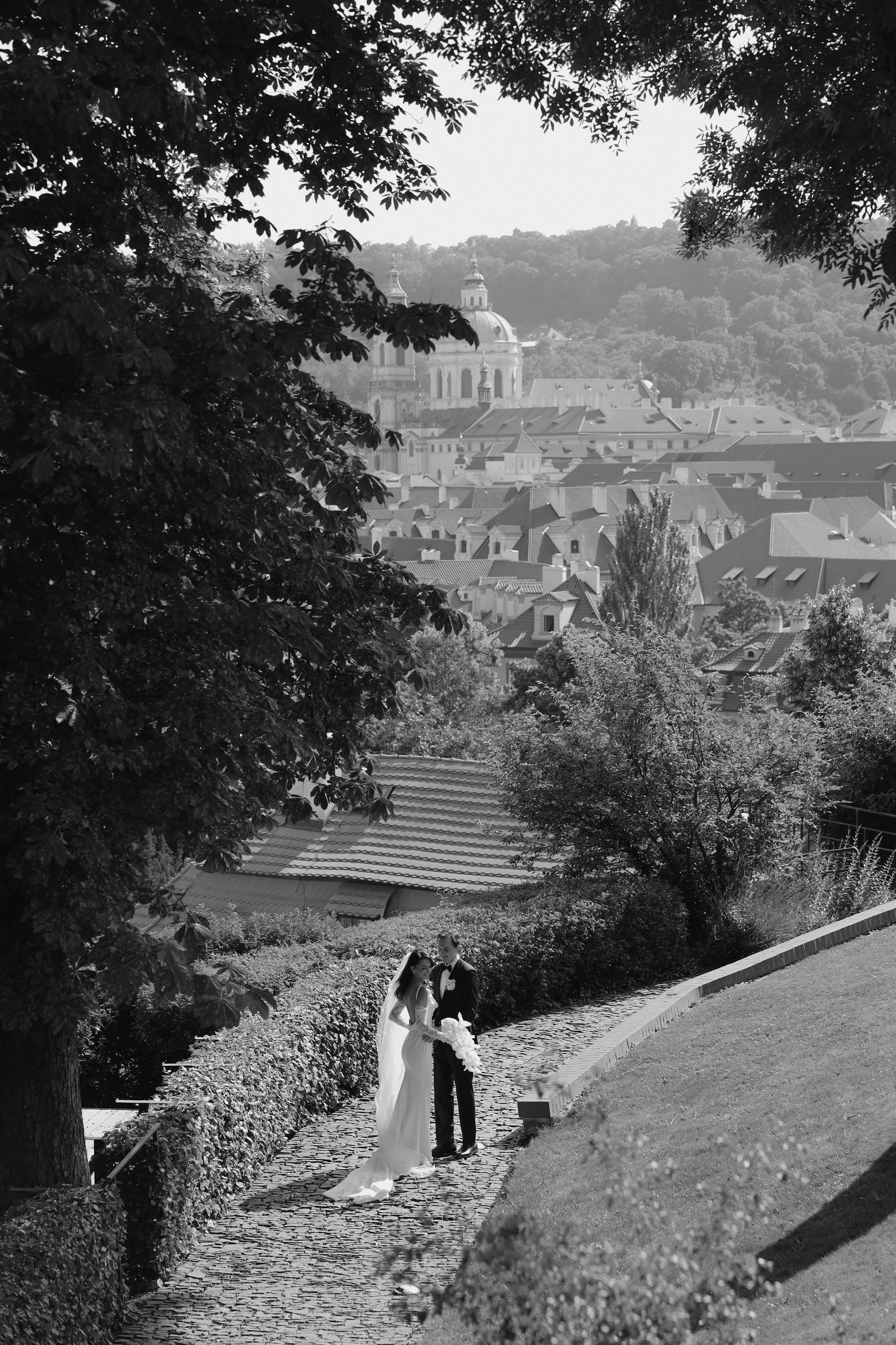 Anna & Stas June 2025 Villa Richter, Prague. Свадебный, лав стори фотограф в Праге, Европе Елизавета Гриценко