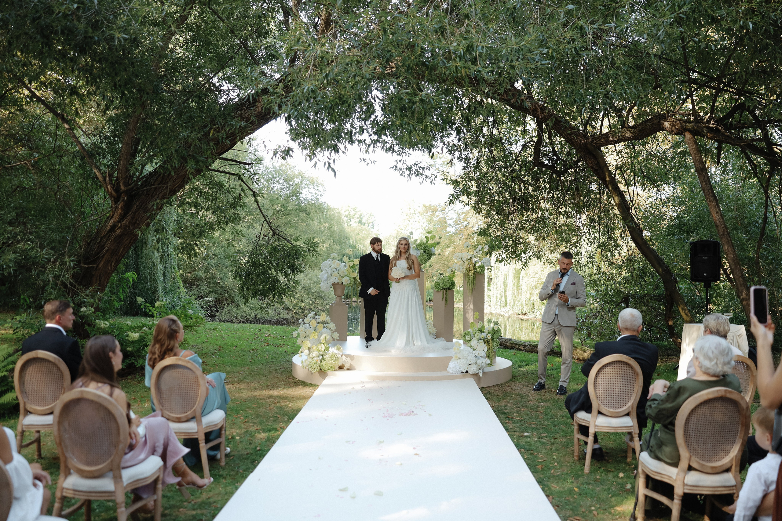 August 2025 — Róza & Nikolay Chateau Třebešice. Wedding & love story photographer Prague, Europe Elizaveta Gritsenko