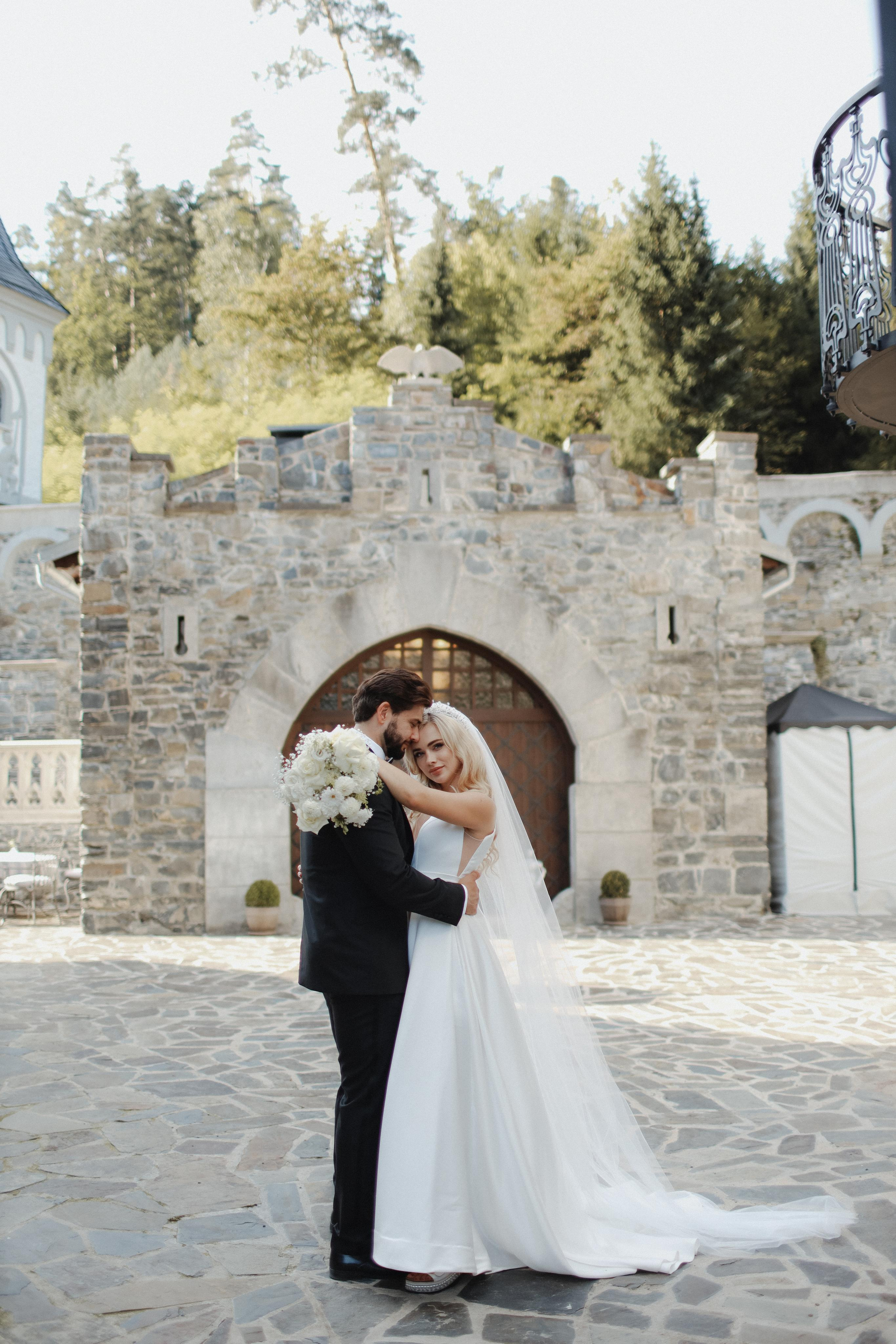 September 2023 — wedding Hrad Kunzov. Свадебный, лав стори фотограф в Праге, Европе Елизавета Гриценко