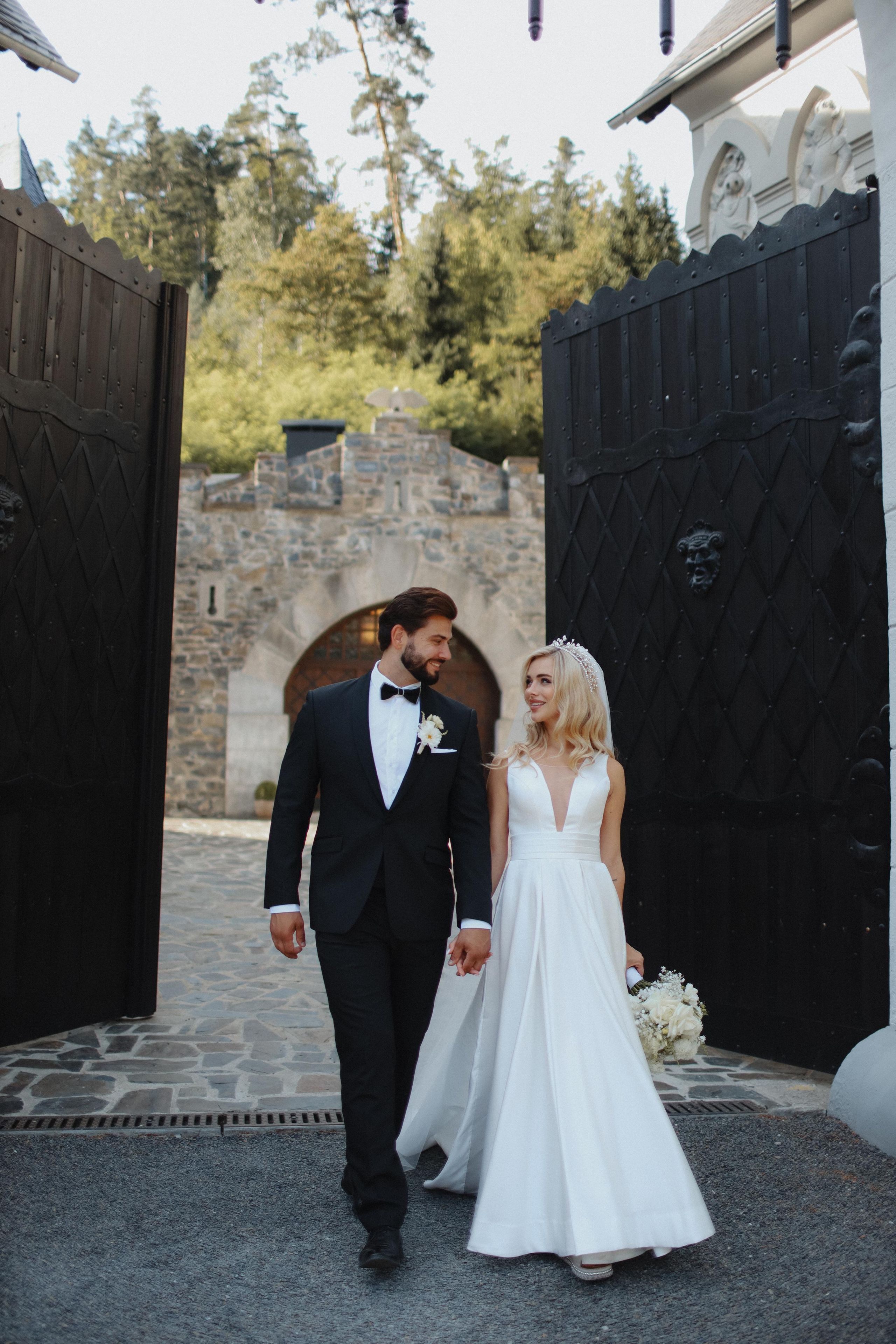 September 2023 — wedding Hrad Kunzov. Свадебный, лав стори фотограф в Праге, Европе Елизавета Гриценко