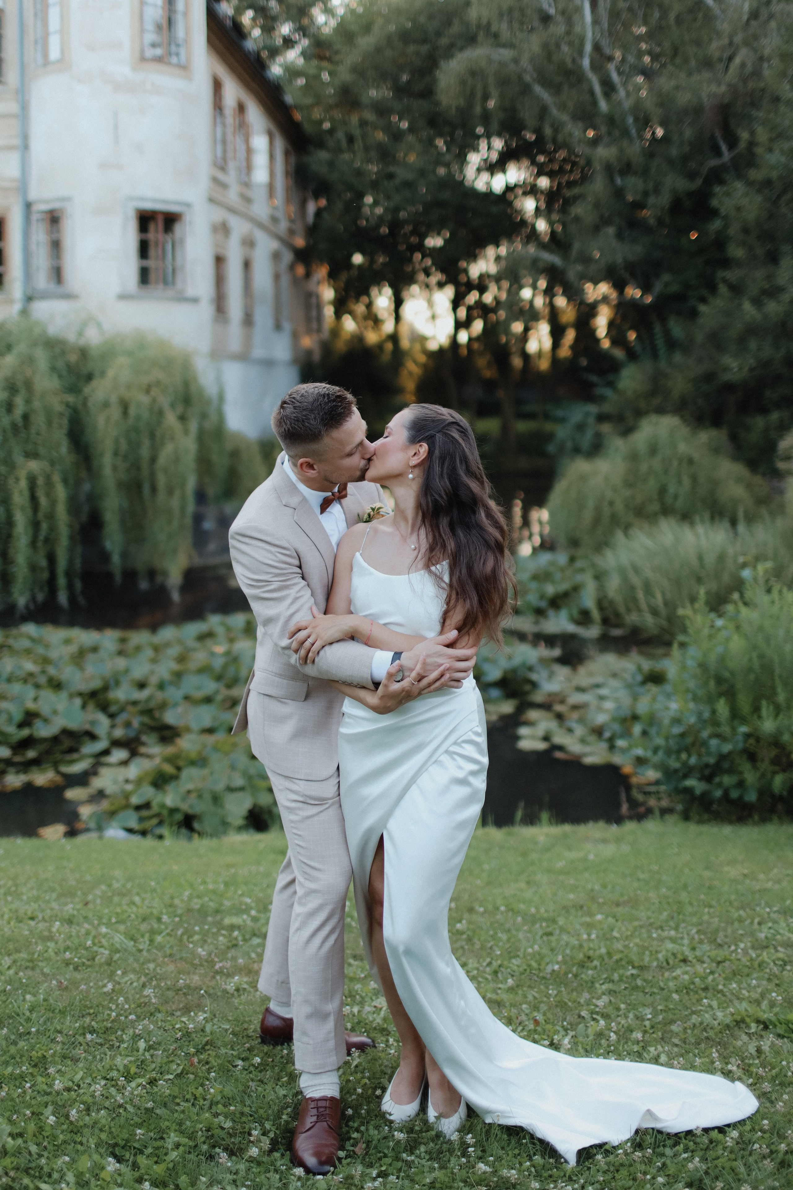 August 2024 — Anastasia & Matouš Chateau Trebesice. Свадебный, лав стори фотограф в Праге, Европе Елизавета Гриценко