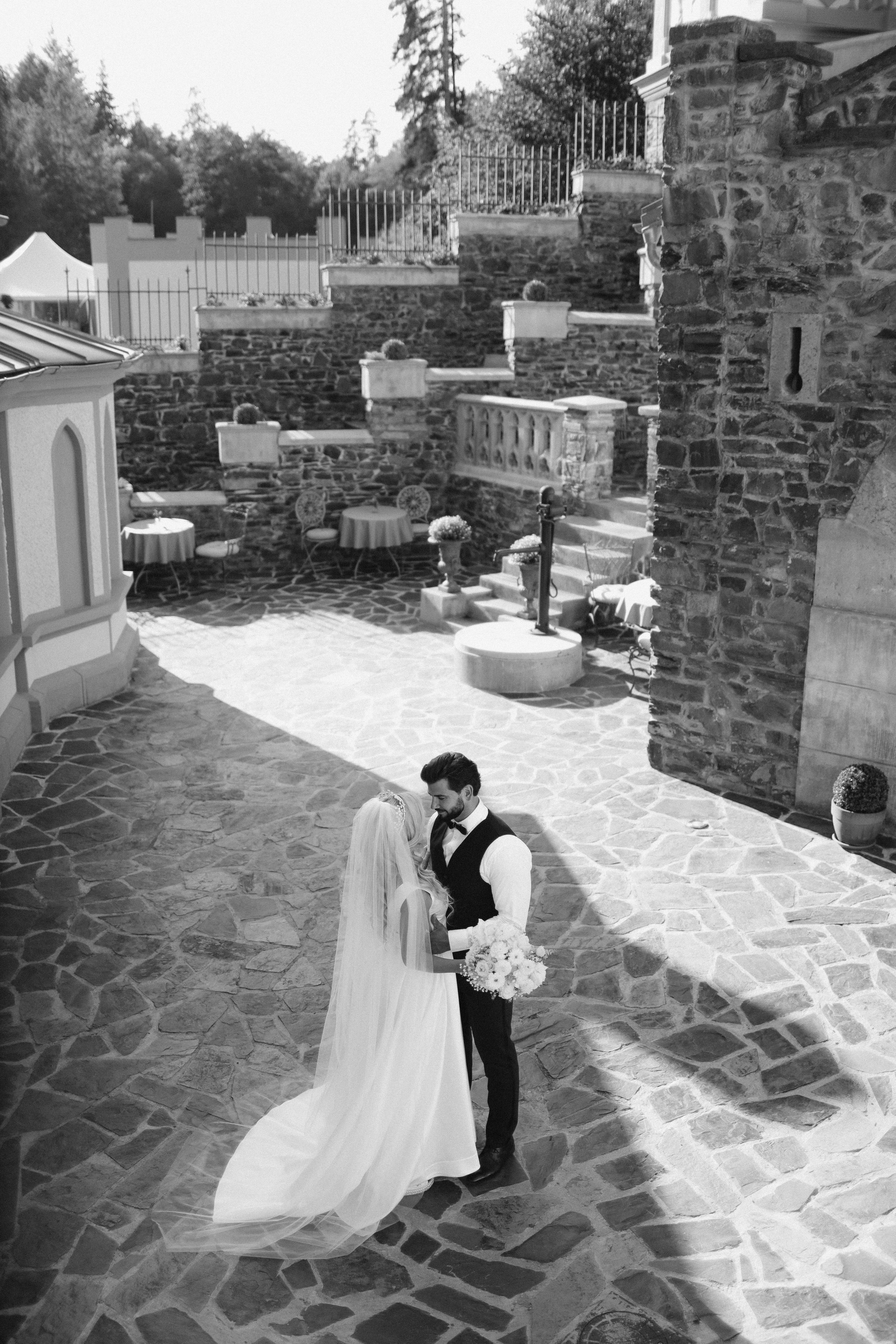 September 2023 — wedding Hrad Kunzov. Свадебный, лав стори фотограф в Праге, Европе Елизавета Гриценко