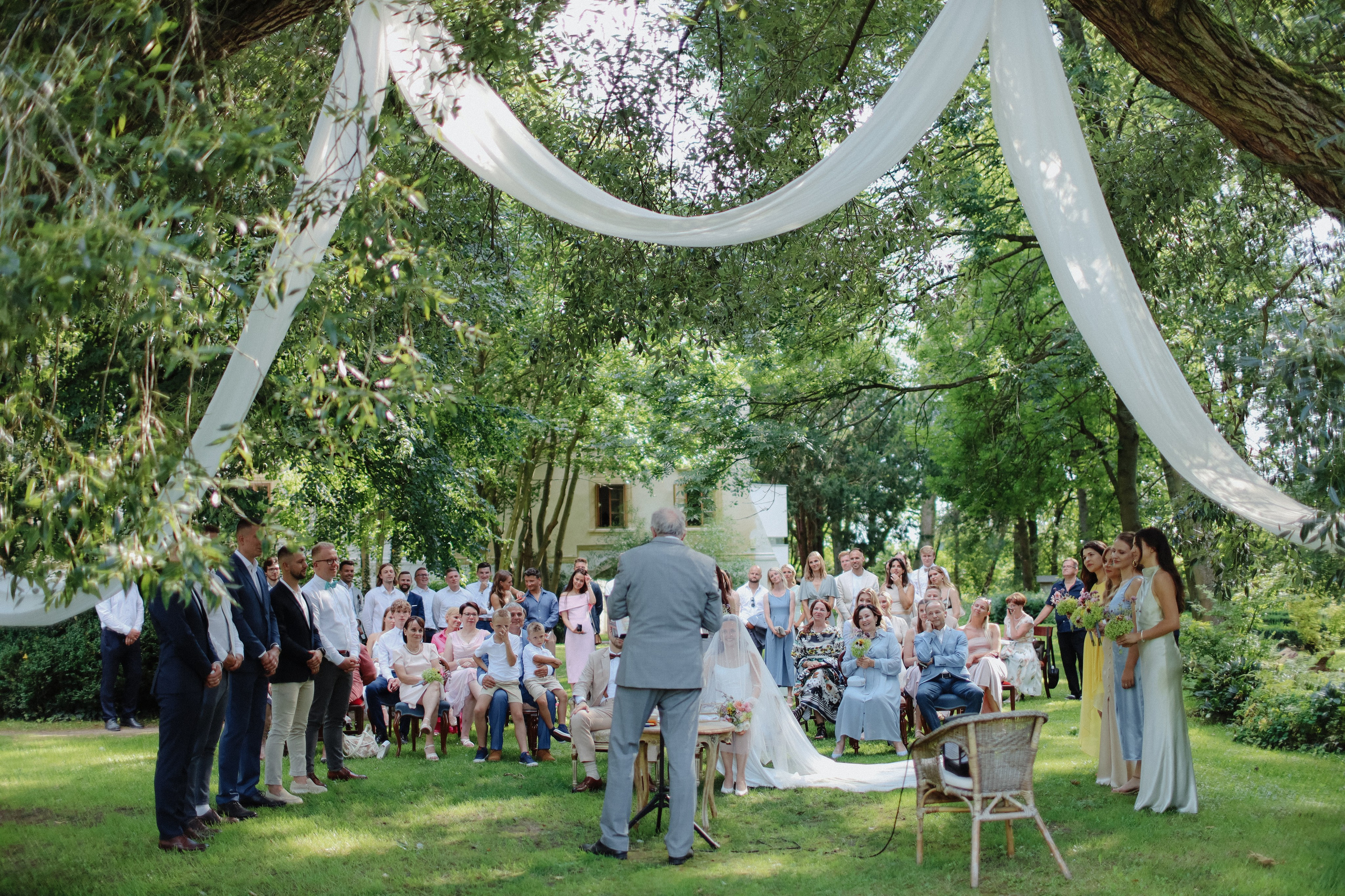 August 2024 — Anastasia & Matouš Chateau Trebesice. Свадебный, лав стори фотограф в Праге, Европе Елизавета Гриценко