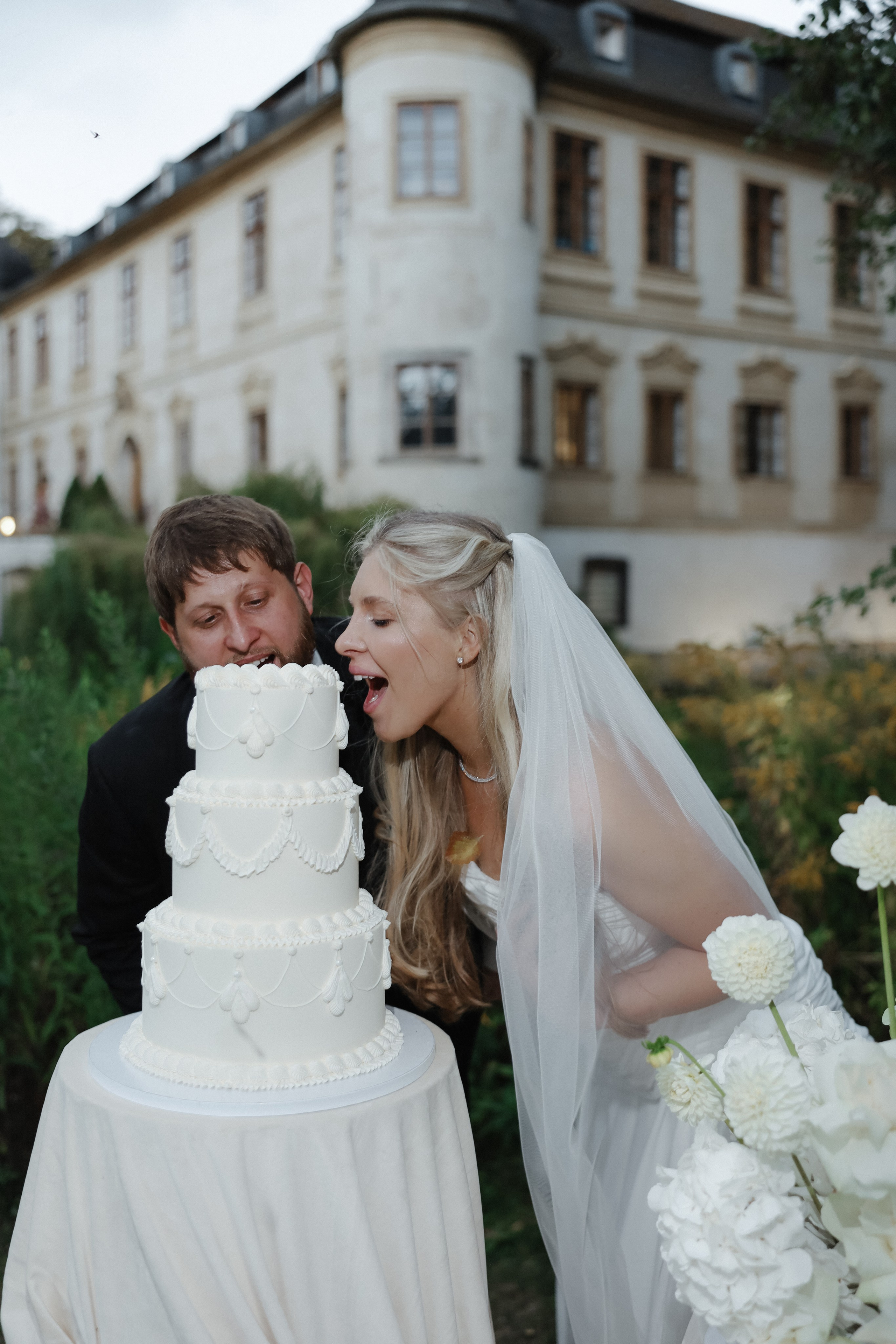 August 2025 — Róza & Nikolay Chateau Třebešice. Wedding & love story photographer Prague, Europe Elizaveta Gritsenko