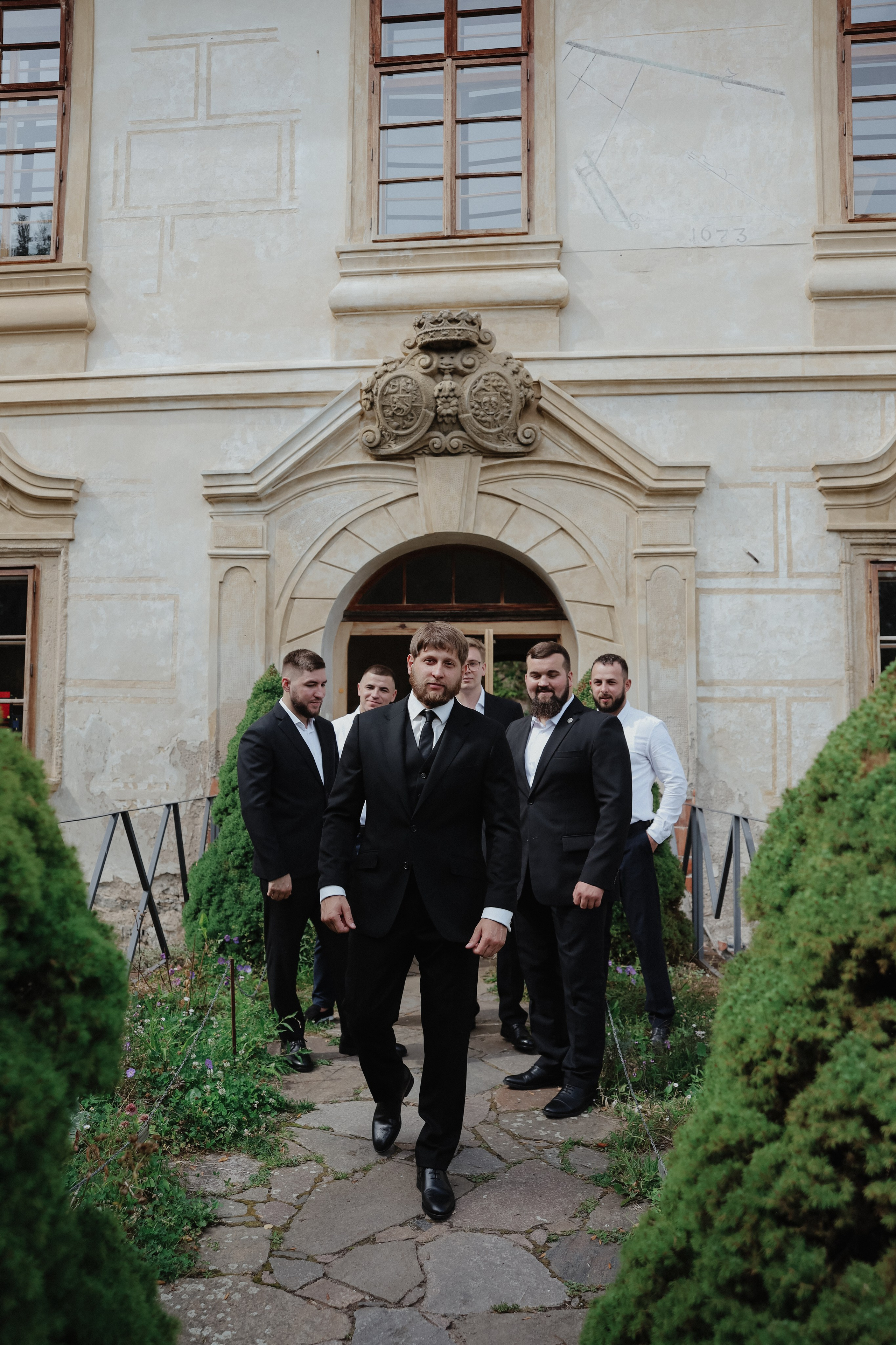 August 2025 — Róza & Nikolay Chateau Třebešice. Wedding & love story photographer Prague, Europe Elizaveta Gritsenko