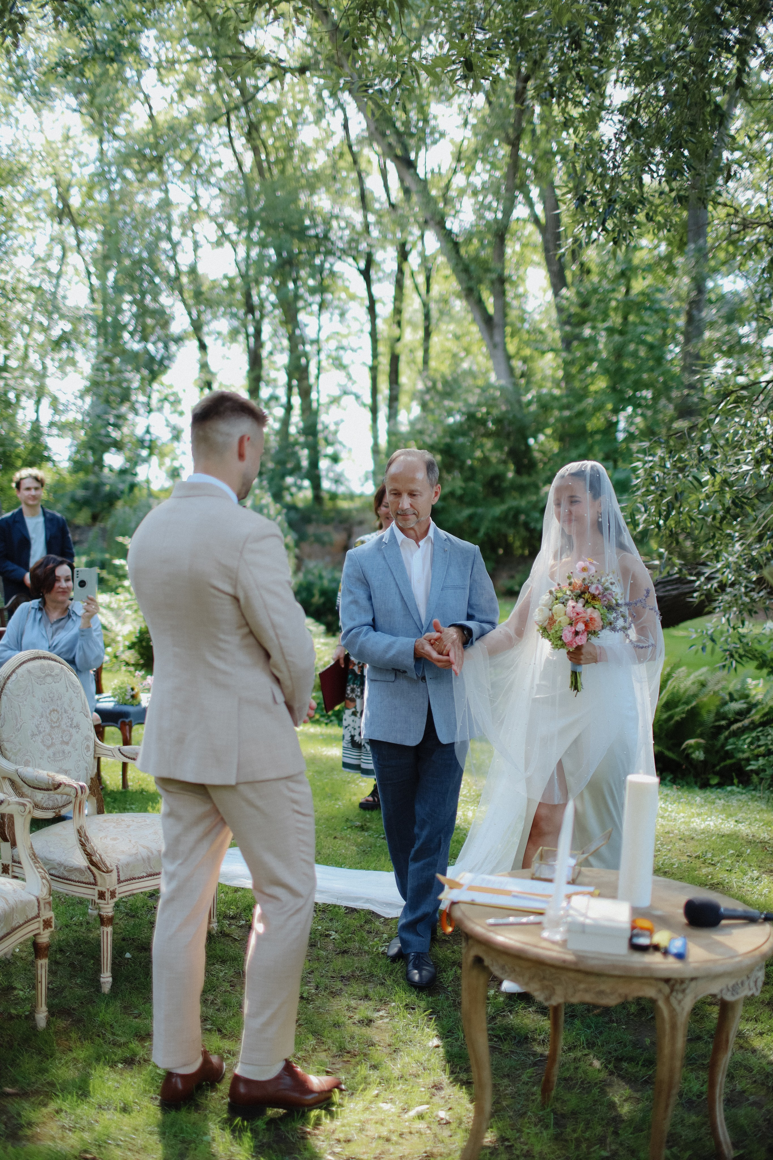 August 2024 — Anastasia & Matouš Chateau Trebesice. Свадебный, лав стори фотограф в Праге, Европе Елизавета Гриценко