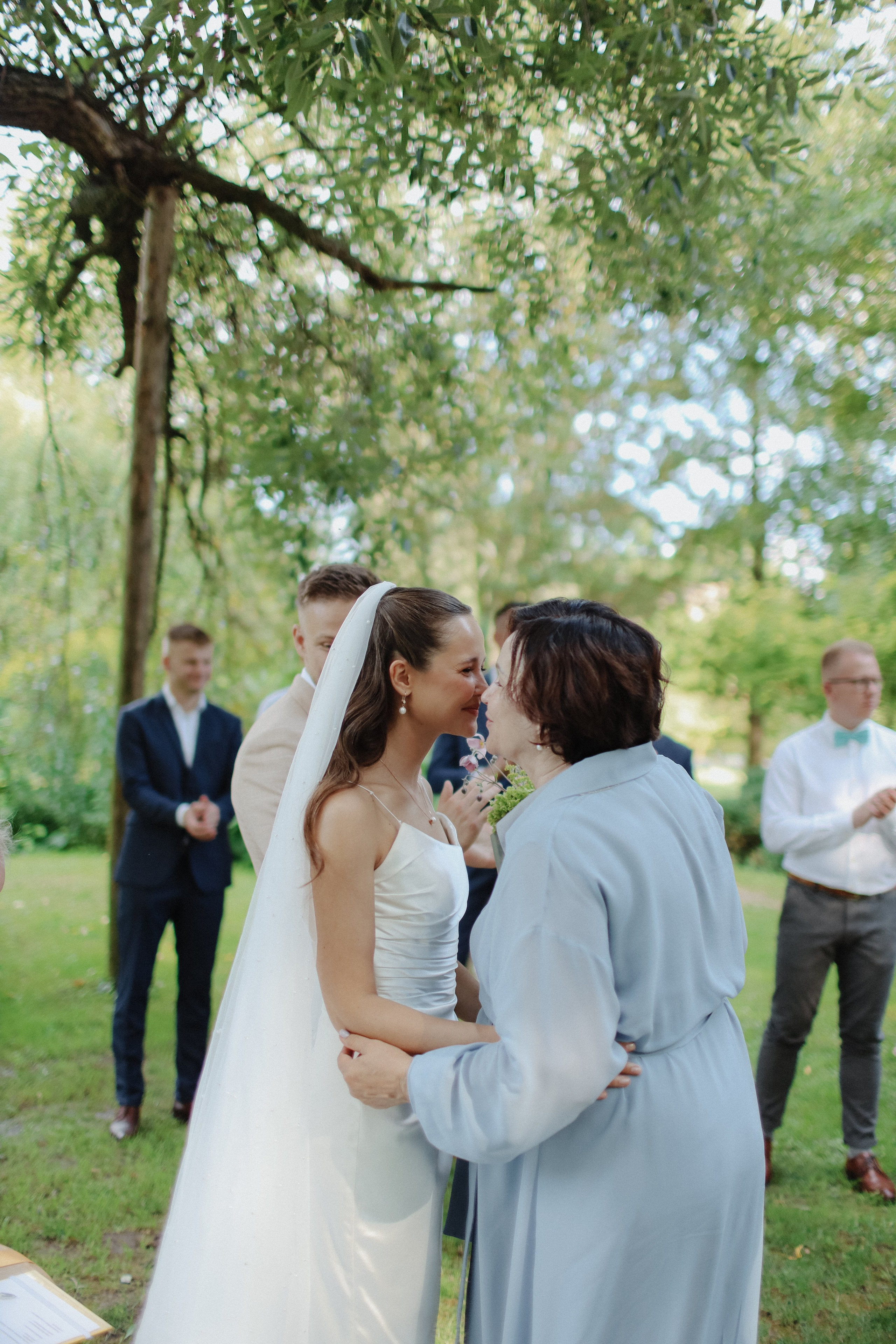 August 2024 — Anastasia & Matouš Chateau Trebesice. Свадебный, лав стори фотограф в Праге, Европе Елизавета Гриценко