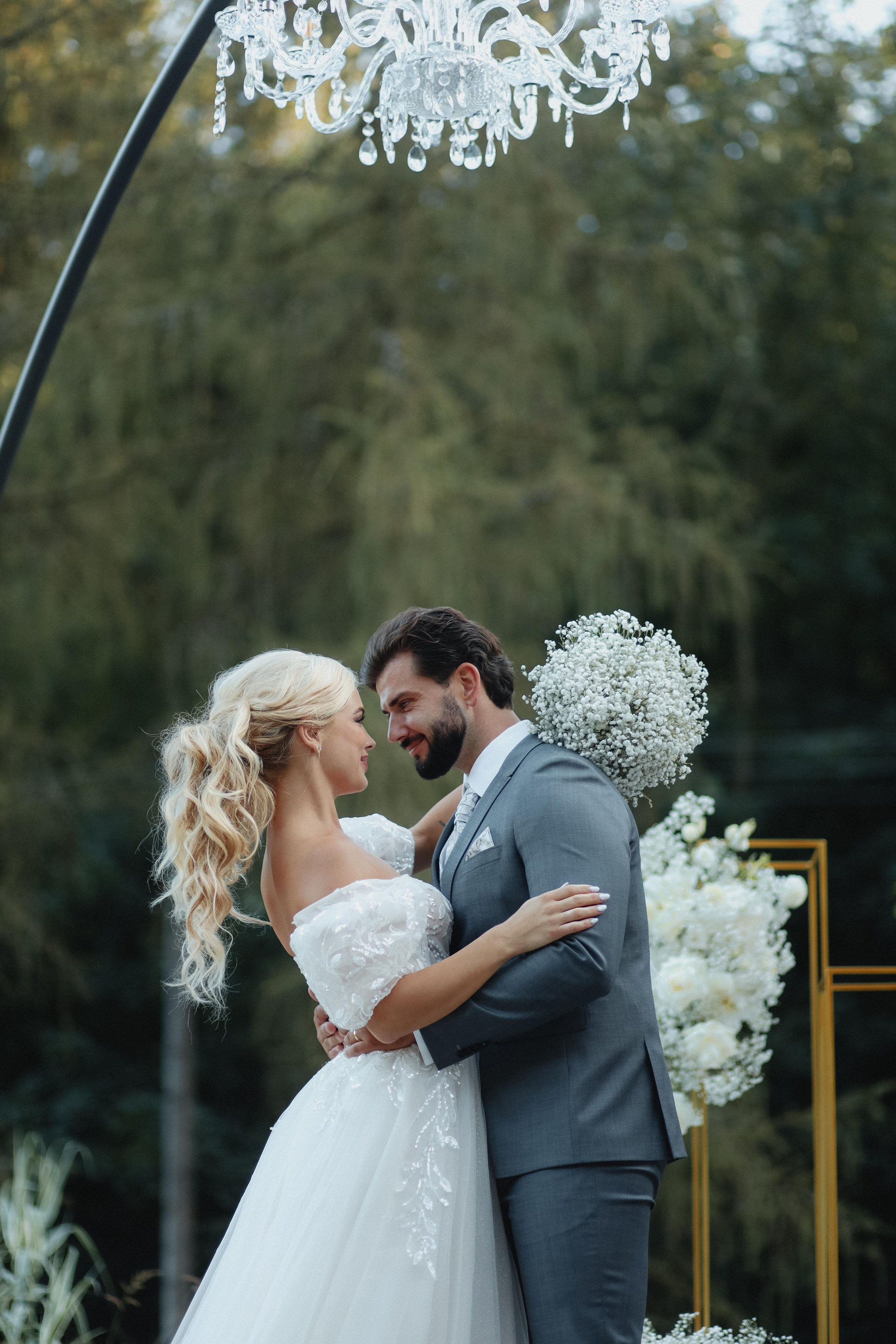 September 2023 — wedding Hrad Kunzov. Свадебный, лав стори фотограф в Праге, Европе Елизавета Гриценко