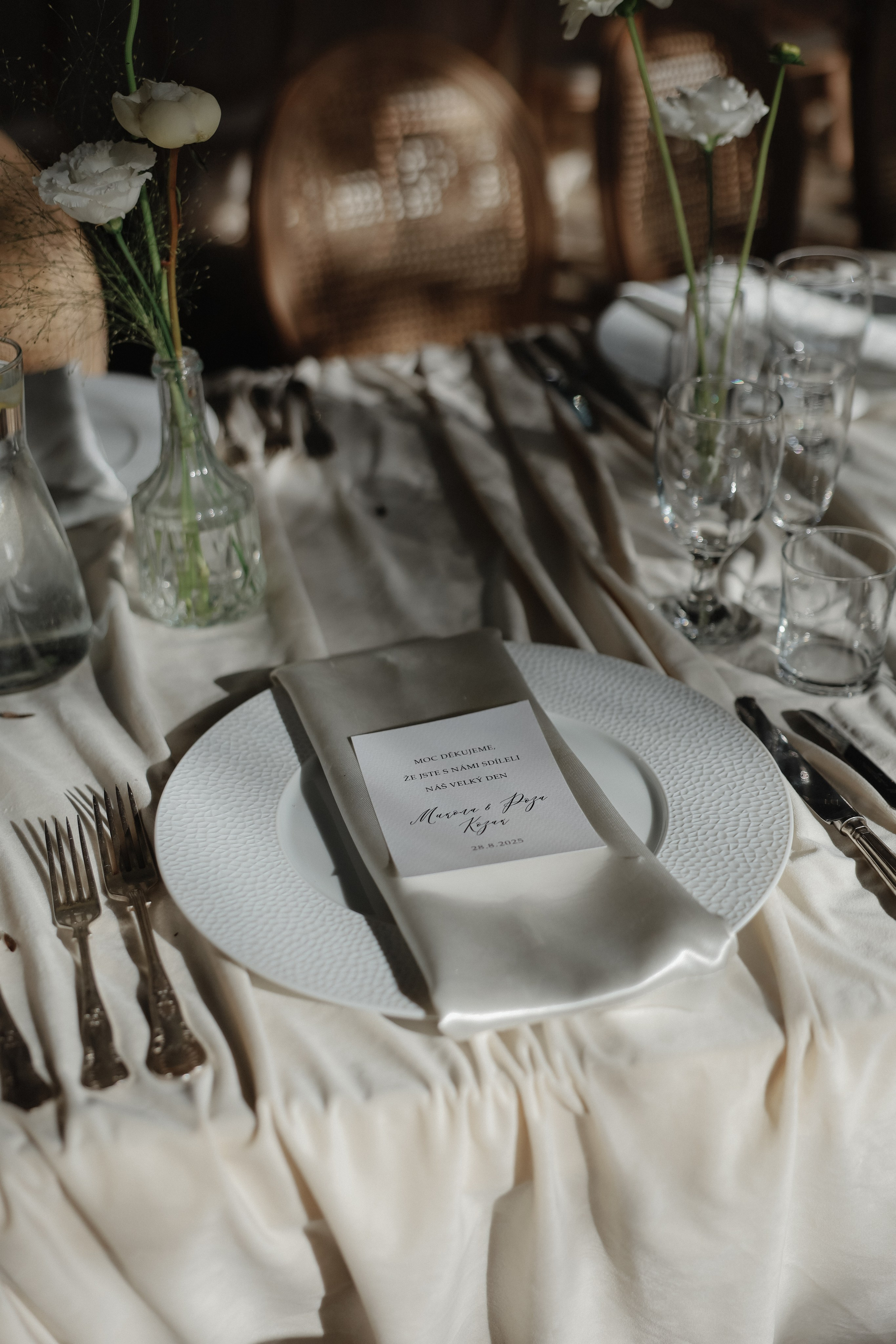 August 2025 — Róza & Nikolay Chateau Třebešice. Wedding & love story photographer Prague, Europe Elizaveta Gritsenko