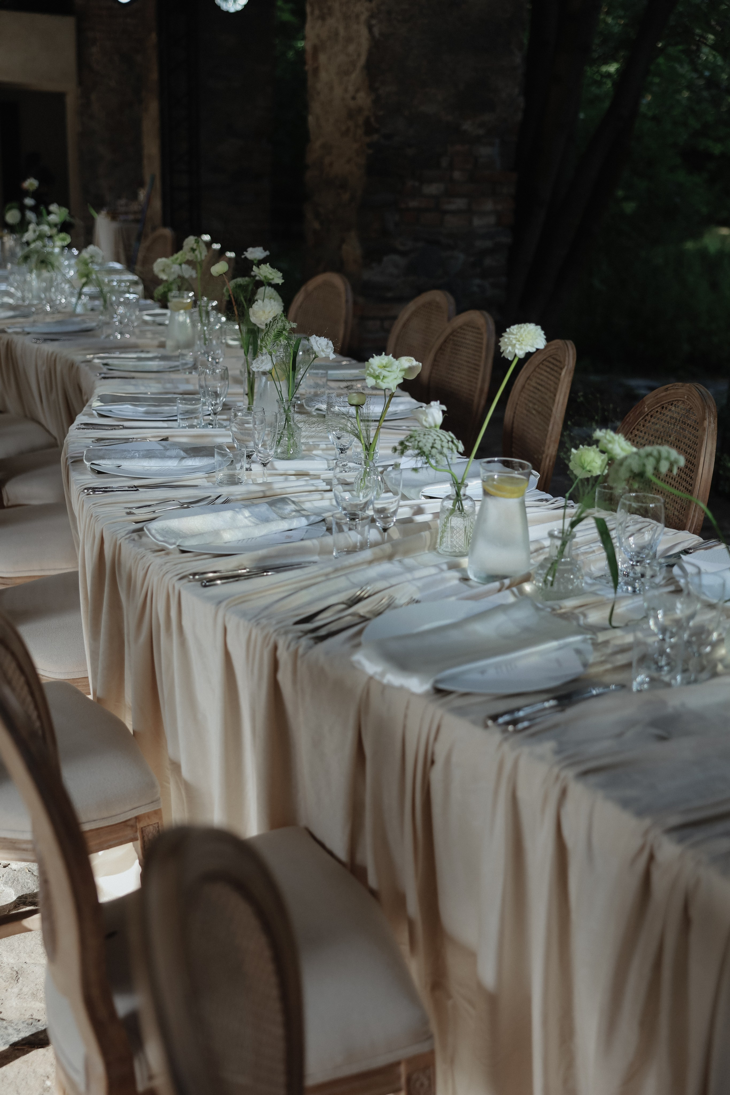 August 2025 — Róza & Nikolay Chateau Třebešice. Wedding & love story photographer Prague, Europe Elizaveta Gritsenko