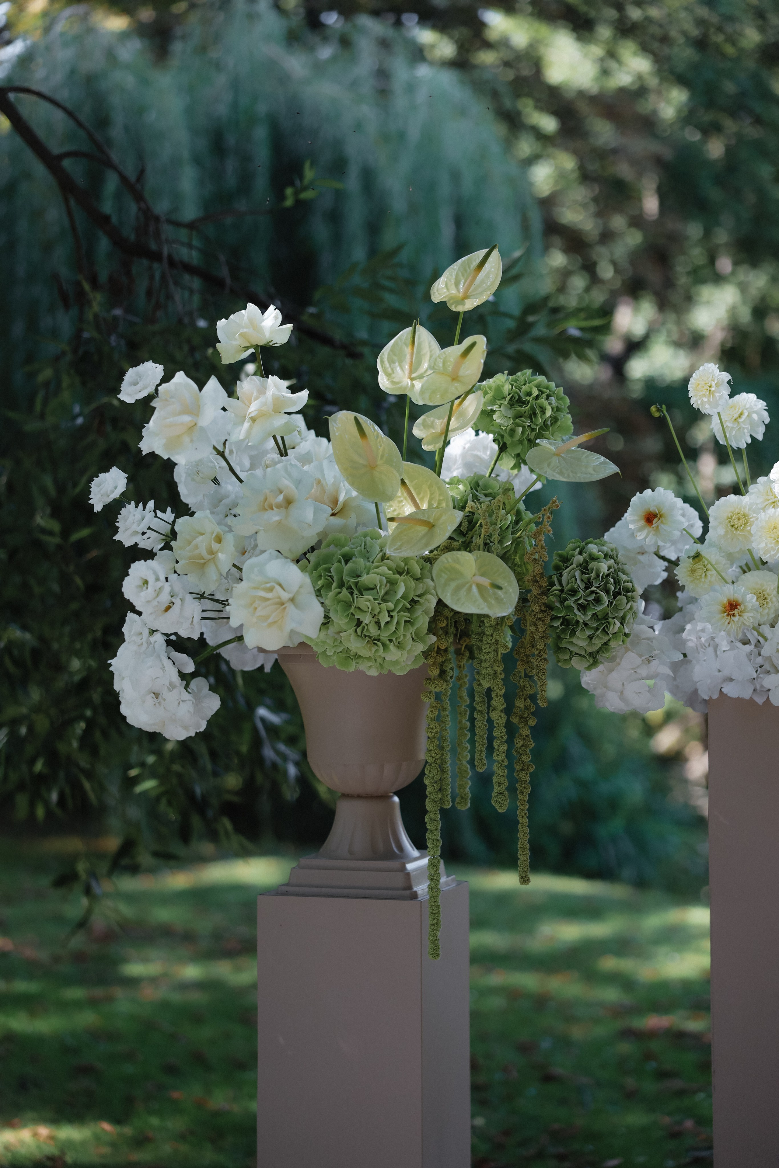 August 2025 — Róza & Nikolay Chateau Třebešice. Wedding & love story photographer Prague, Europe Elizaveta Gritsenko