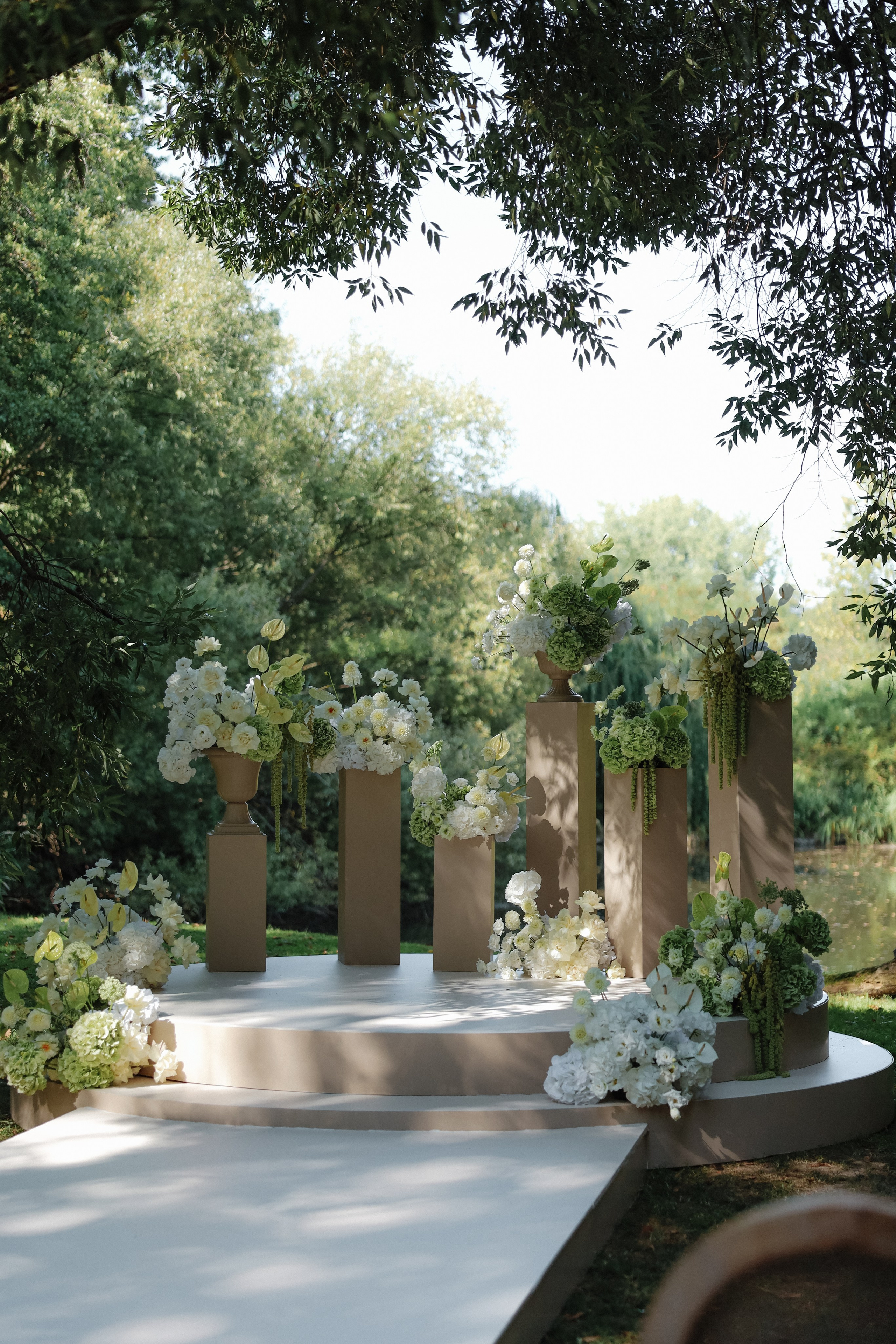 August 2025 — Róza & Nikolay Chateau Třebešice. Wedding & love story photographer Prague, Europe Elizaveta Gritsenko