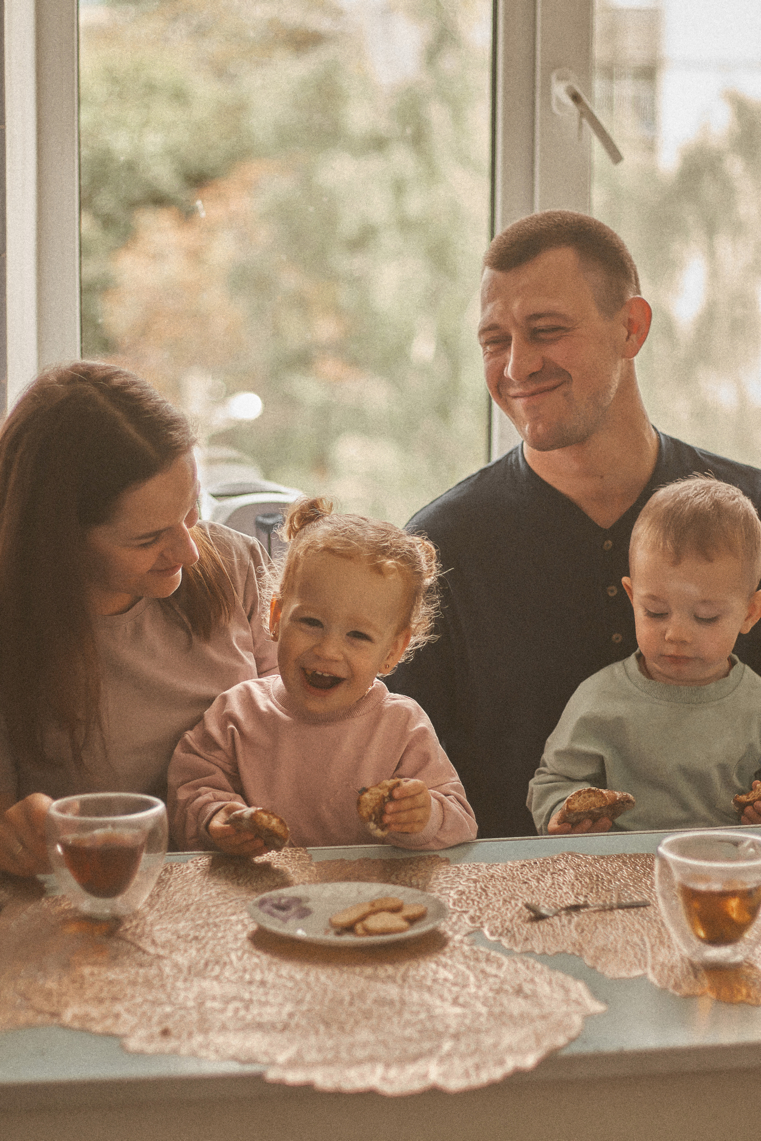 Я - старший, бо народився пару хвилин раніше від сестри. Сімейний фотограф в Києві