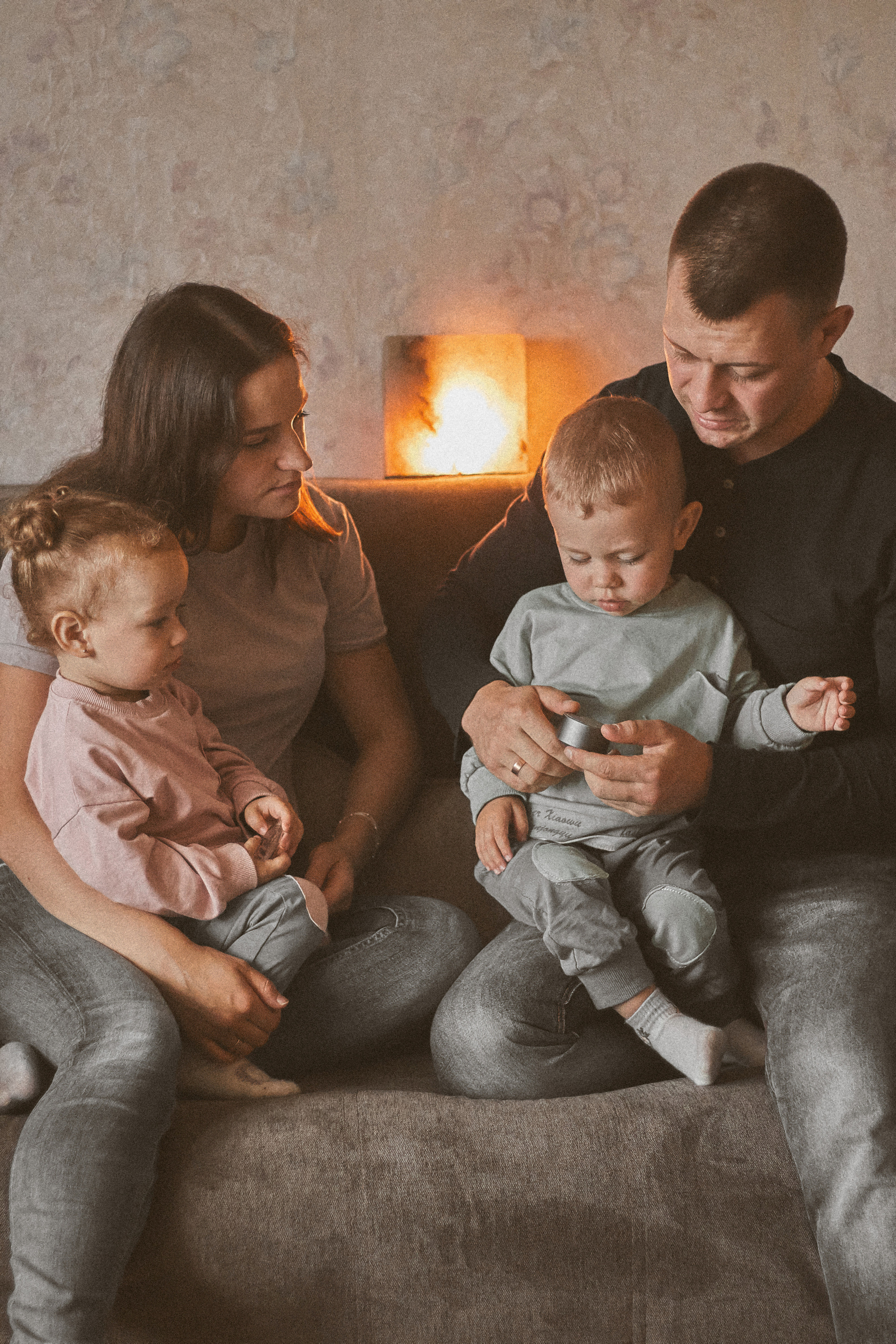 Я - старший, бо народився пару хвилин раніше від сестри. Сімейний фотограф в Києві