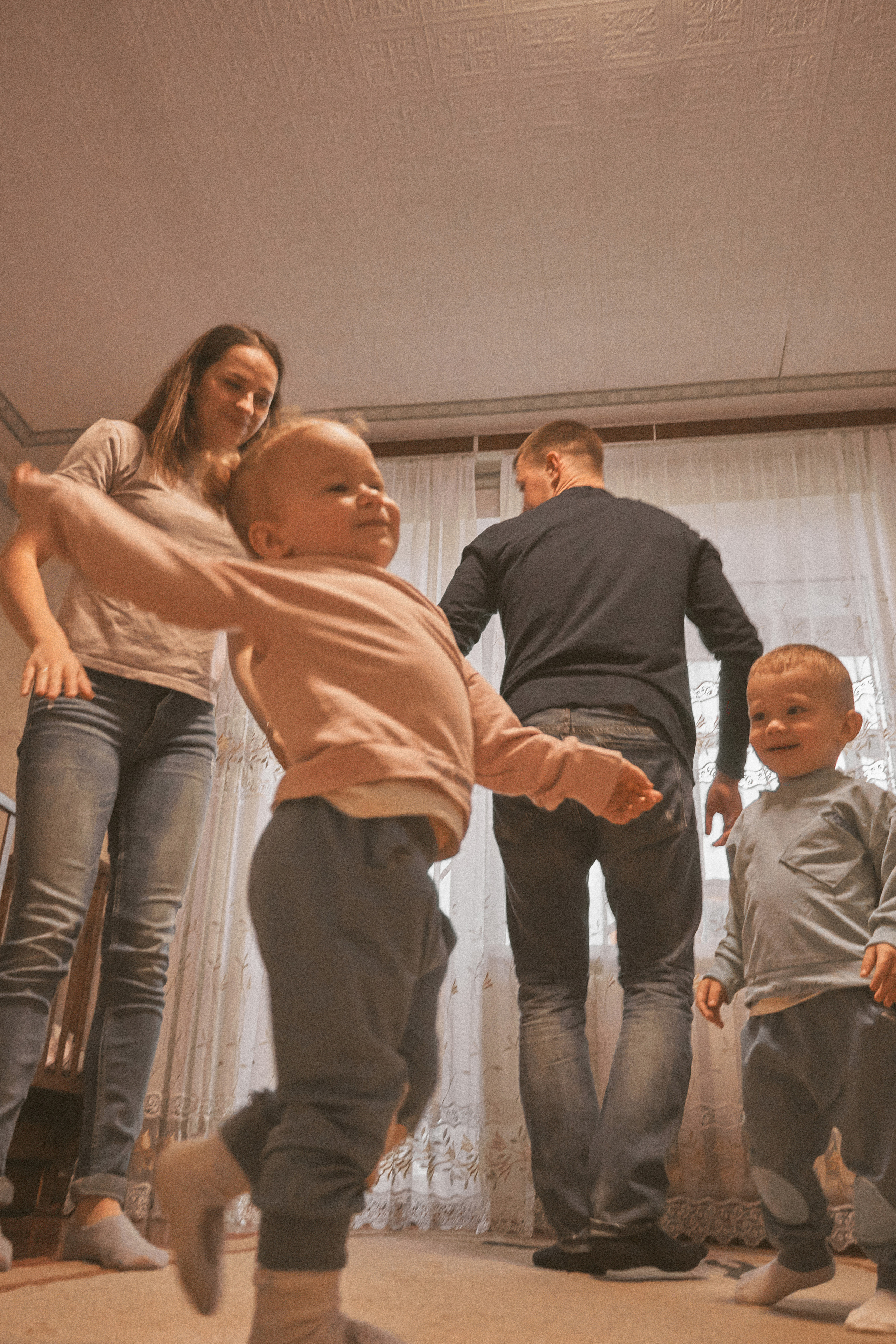 Я - старший, бо народився пару хвилин раніше від сестри. Сімейний фотограф в Києві