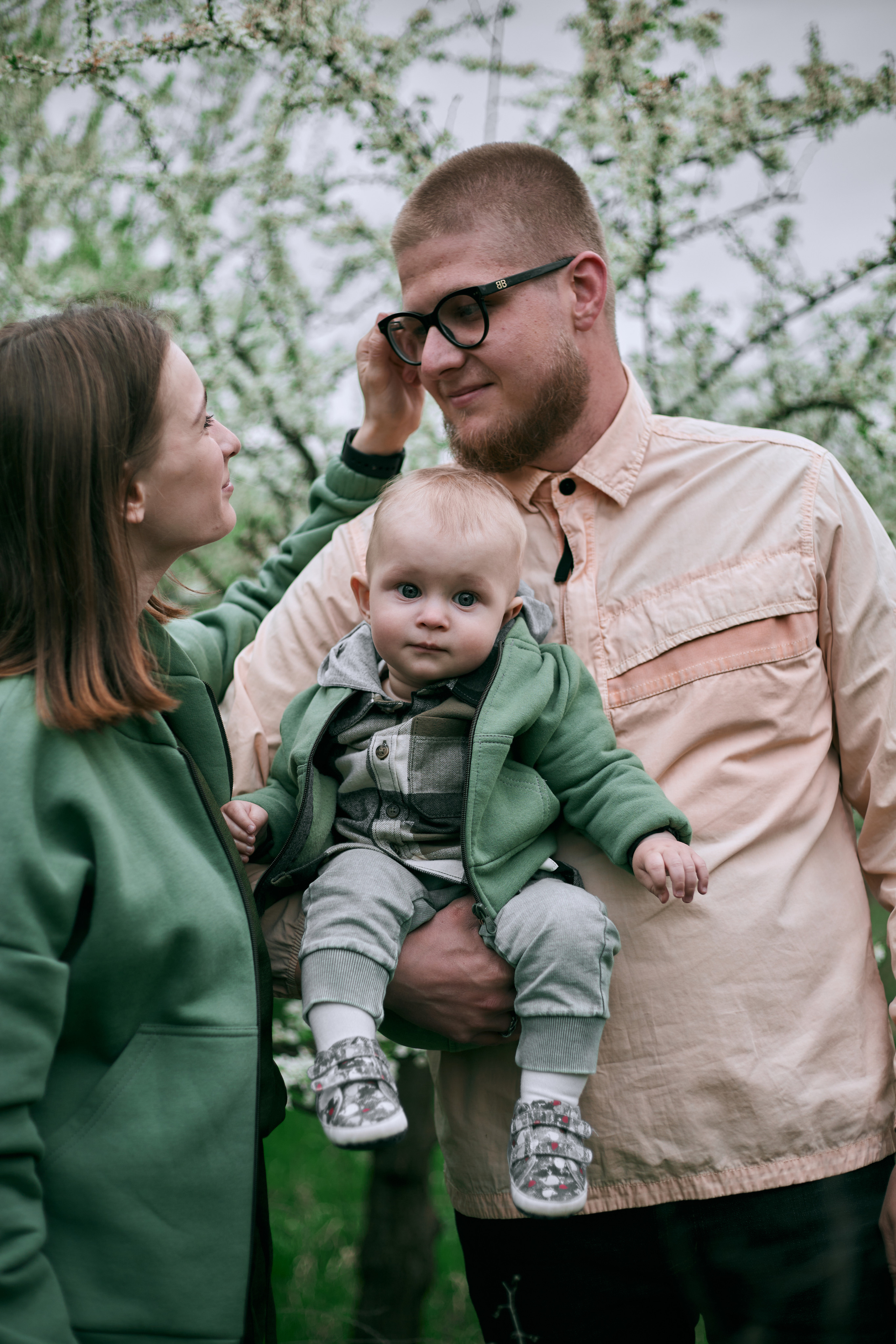 В яблуневому цвіті. Сімейний фотограф в Києві