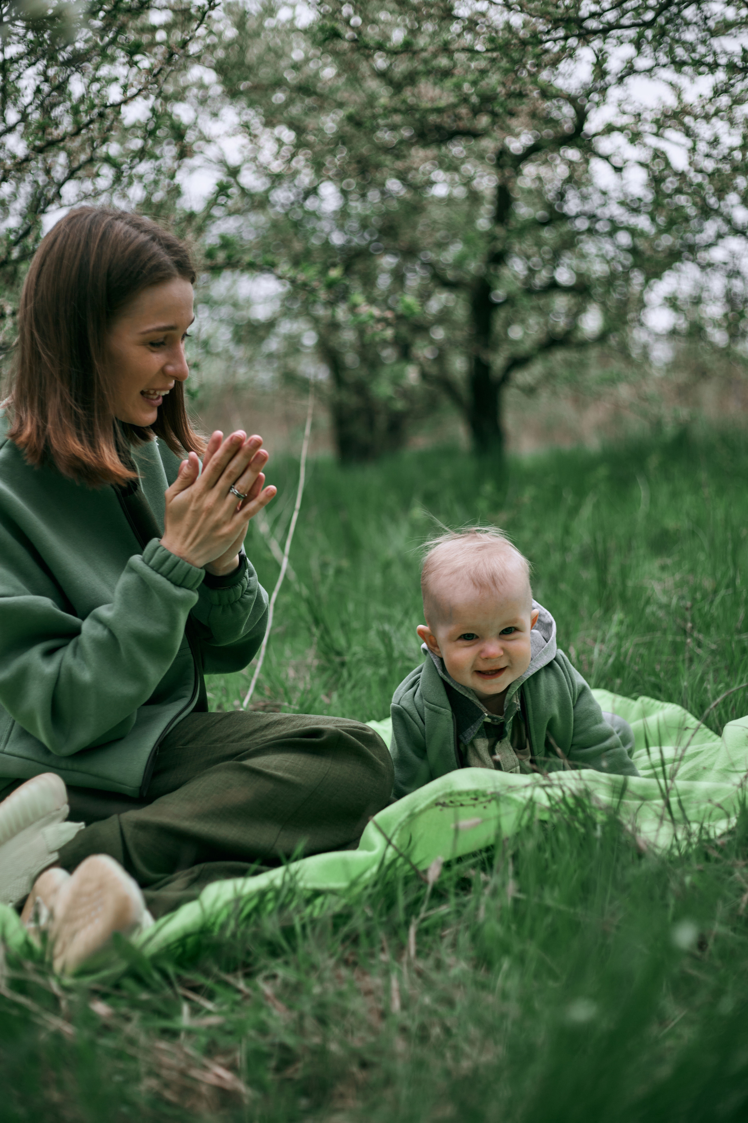 В яблуневому цвіті. Сімейний фотограф в Києві