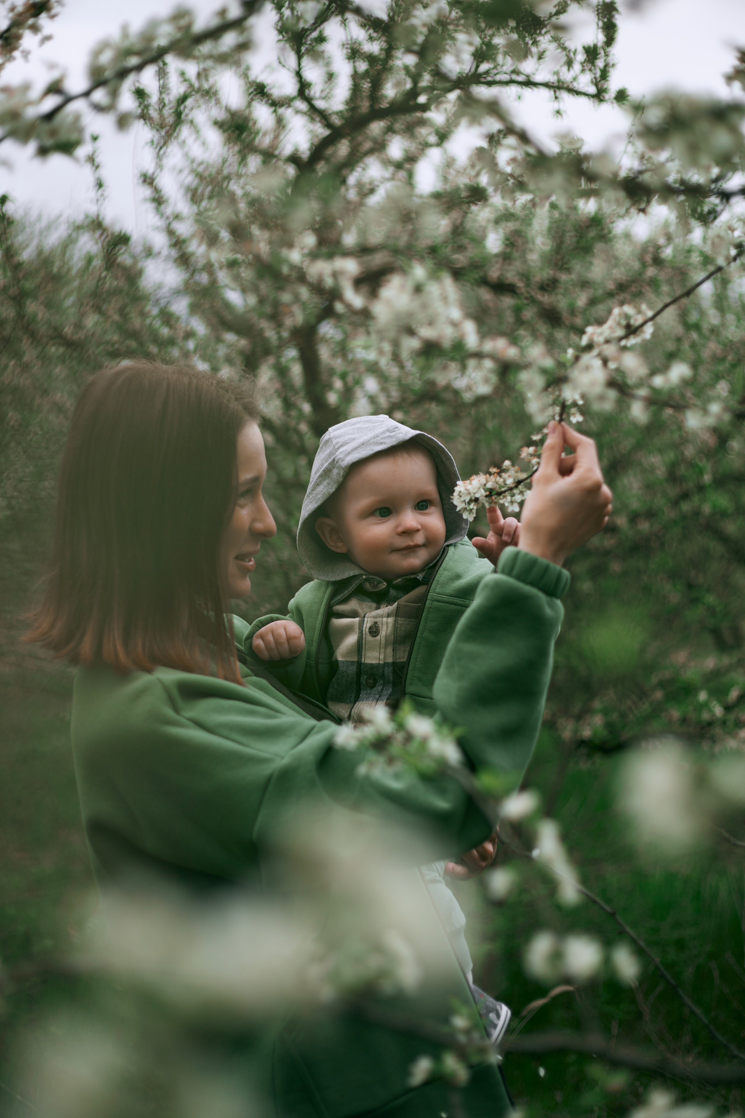В яблуневому цвіті. Сімейний фотограф в Києві