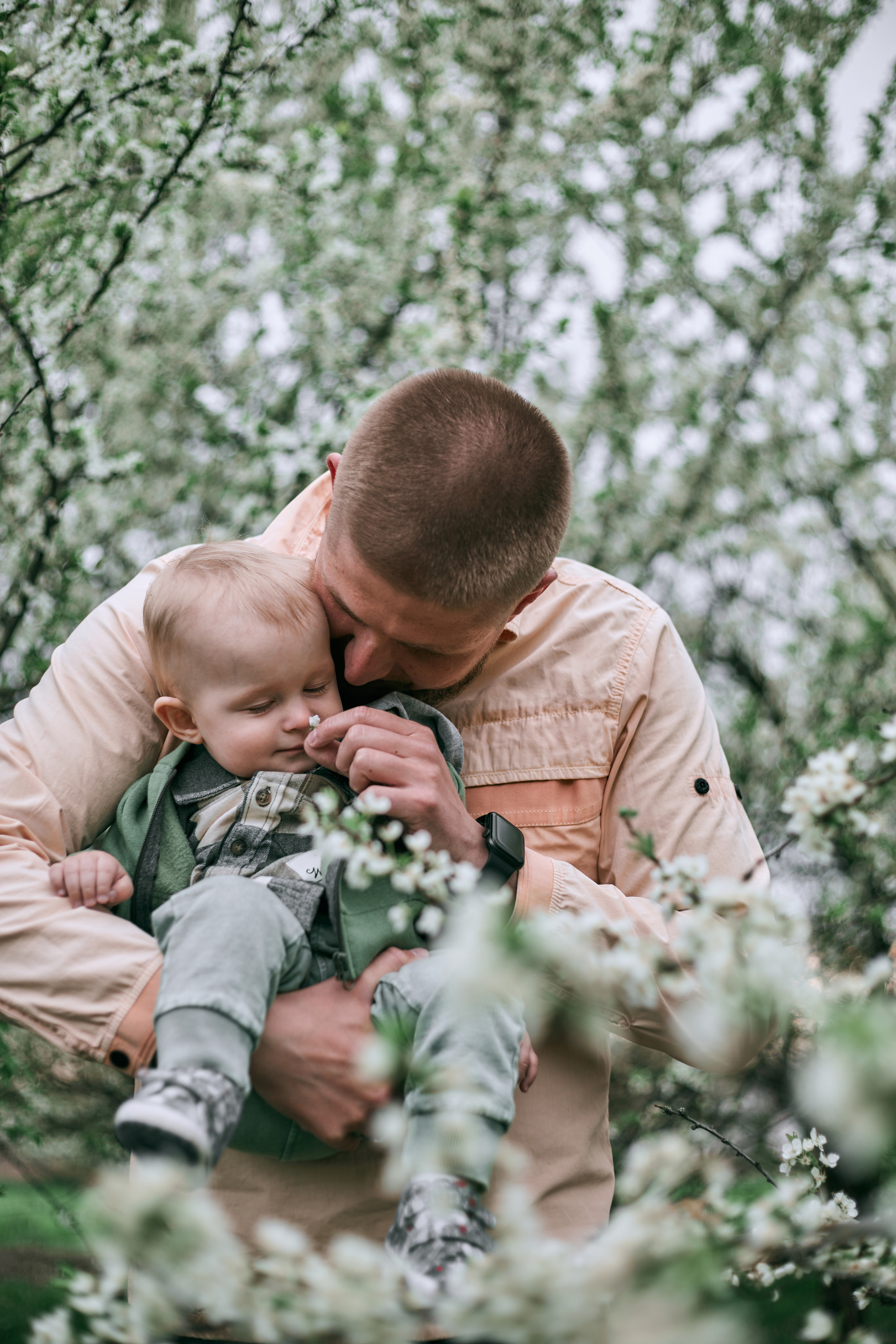 В яблуневому цвіті. Сімейний фотограф в Києві