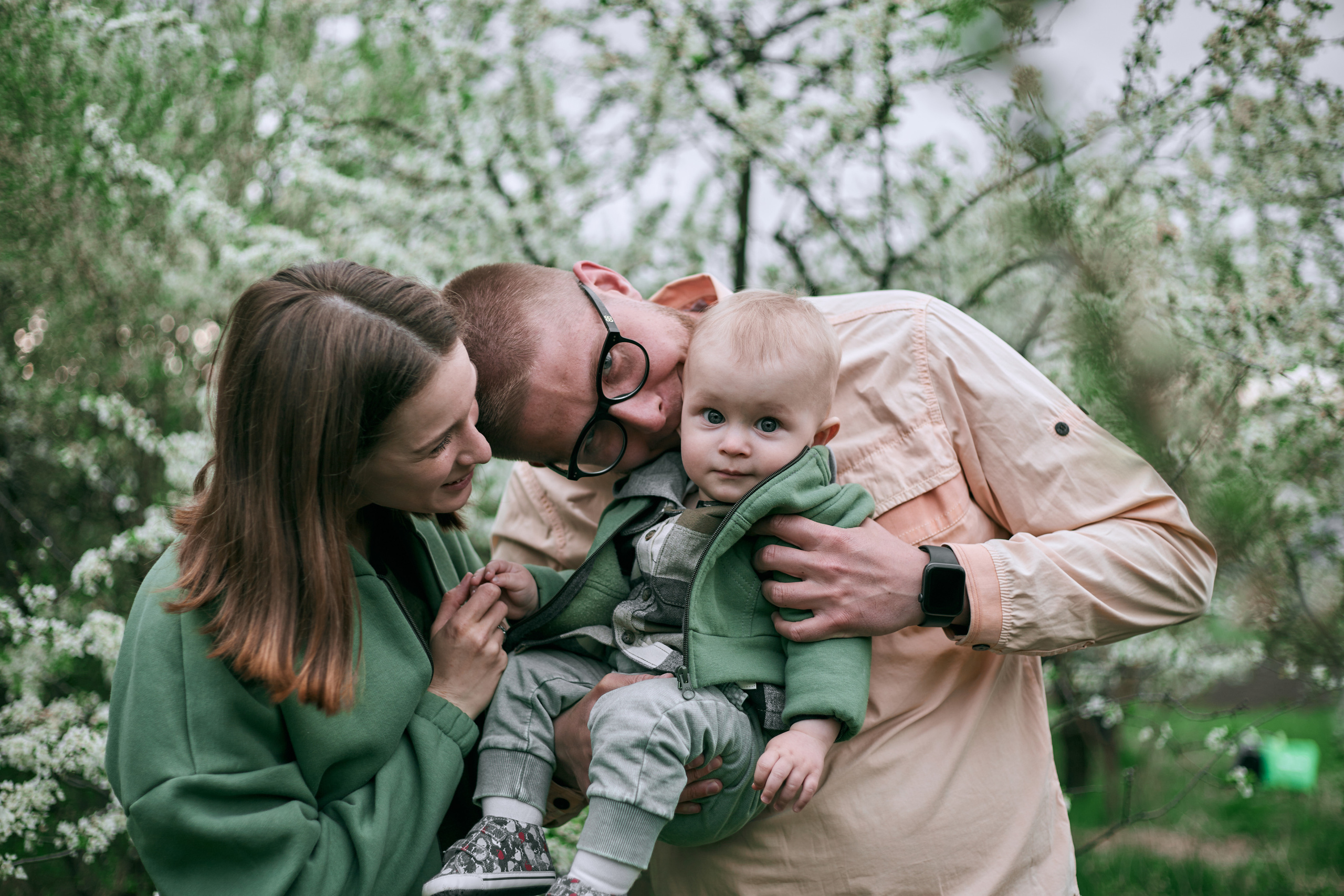 В яблуневому цвіті. Сімейний фотограф в Києві