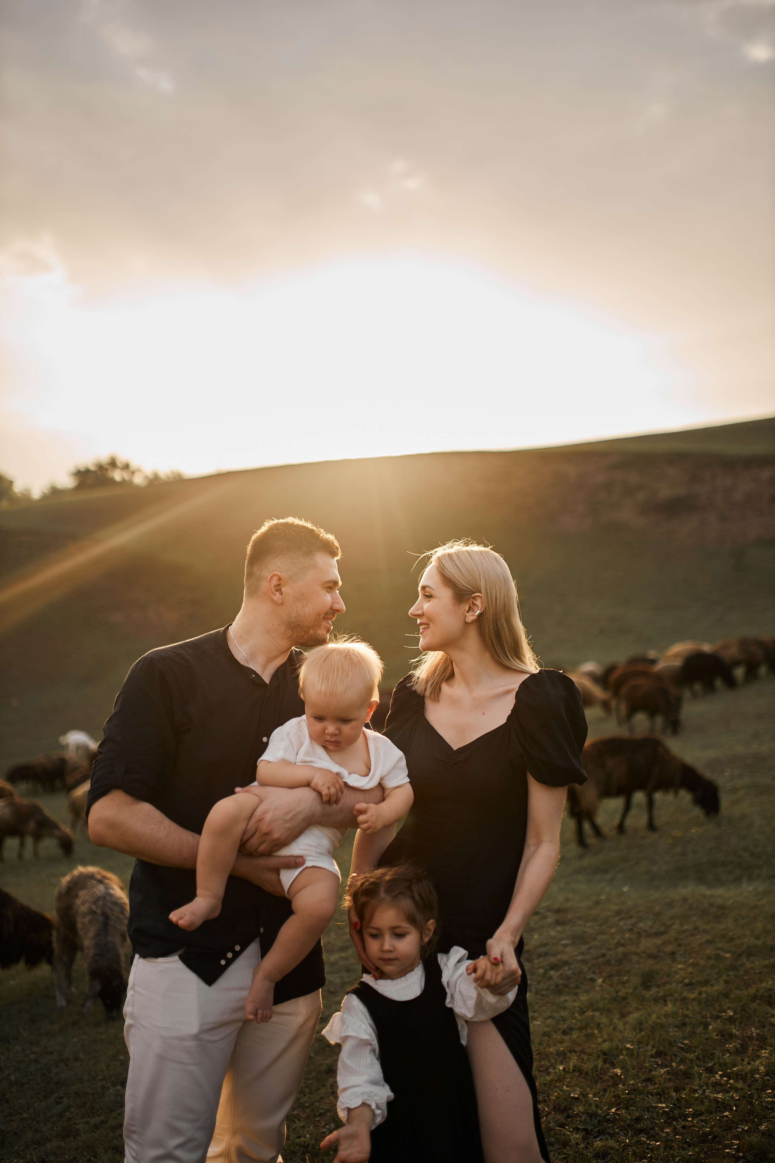 Еліна, Валерій, Ельвіна, Мартін. Сімейний фотограф в Києві