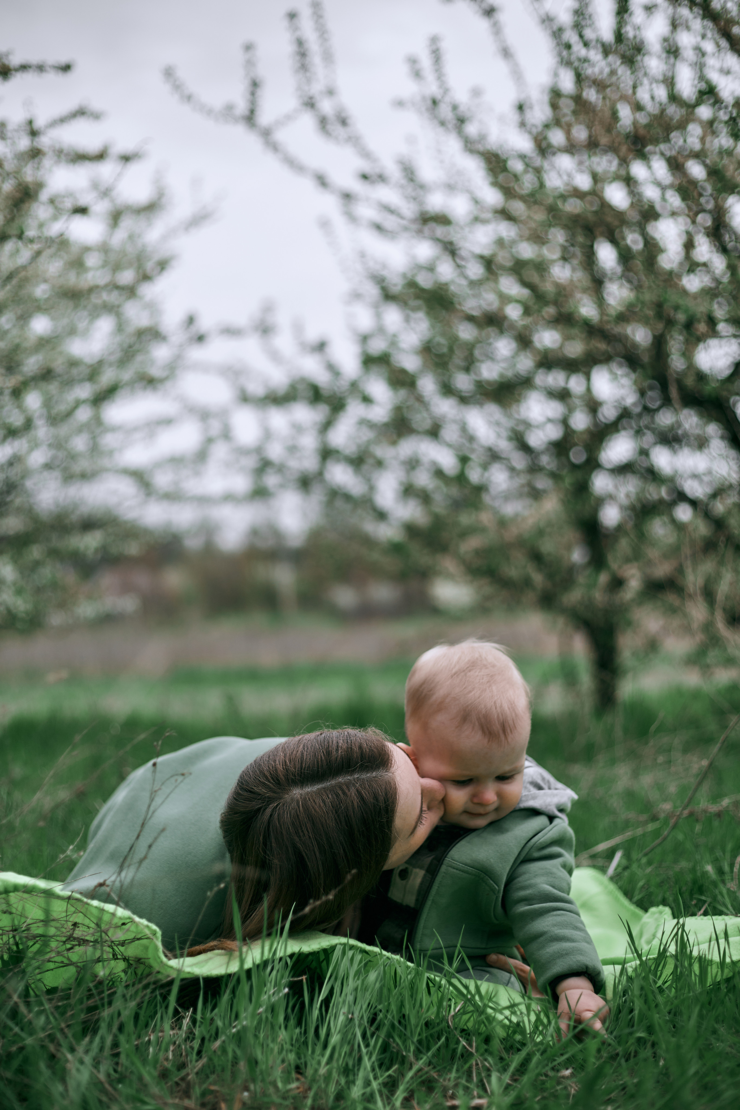 В яблуневому цвіті. Сімейний фотограф в Києві