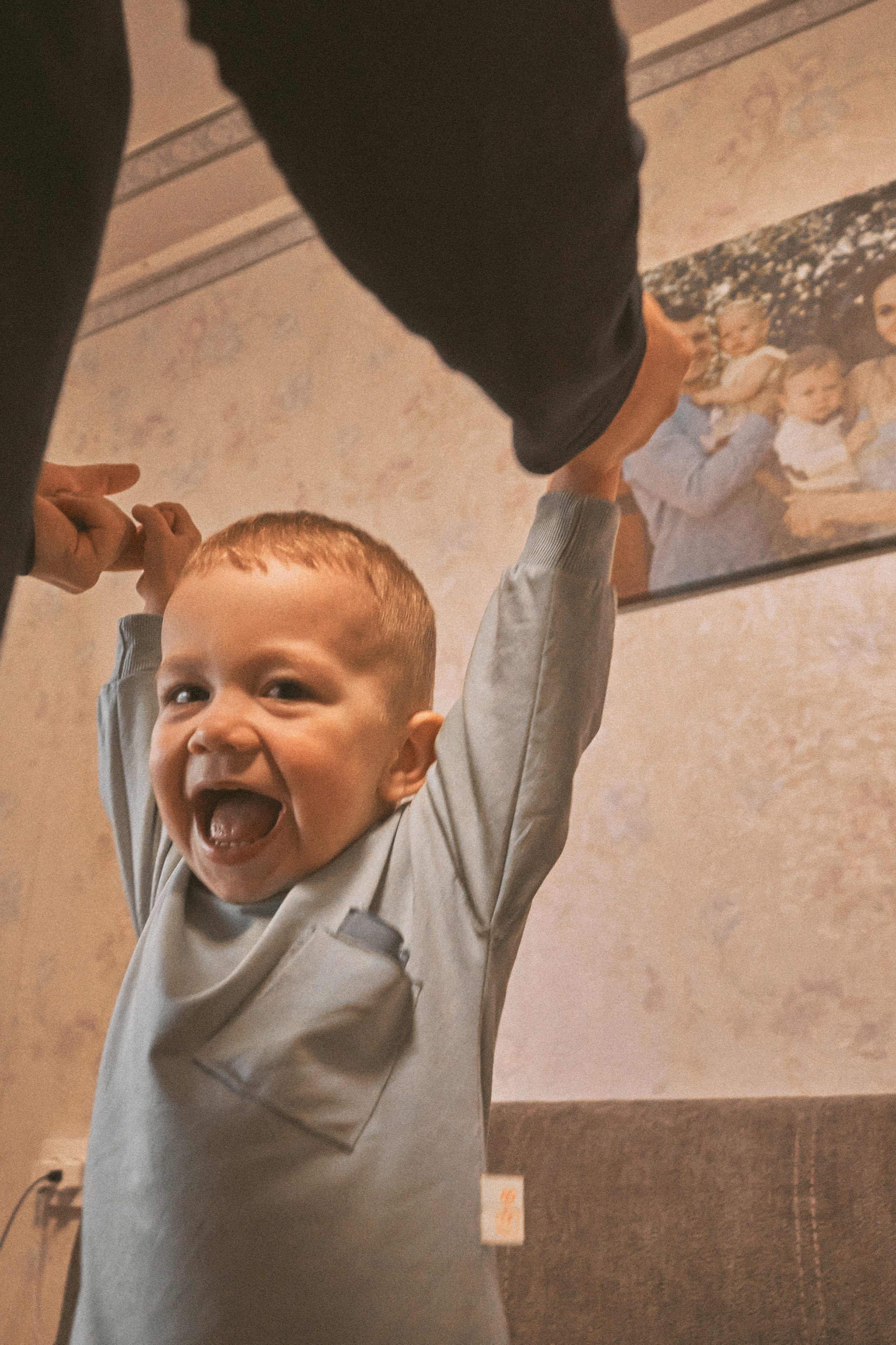 Я - старший, бо народився пару хвилин раніше від сестри. Сімейний фотограф в Києві