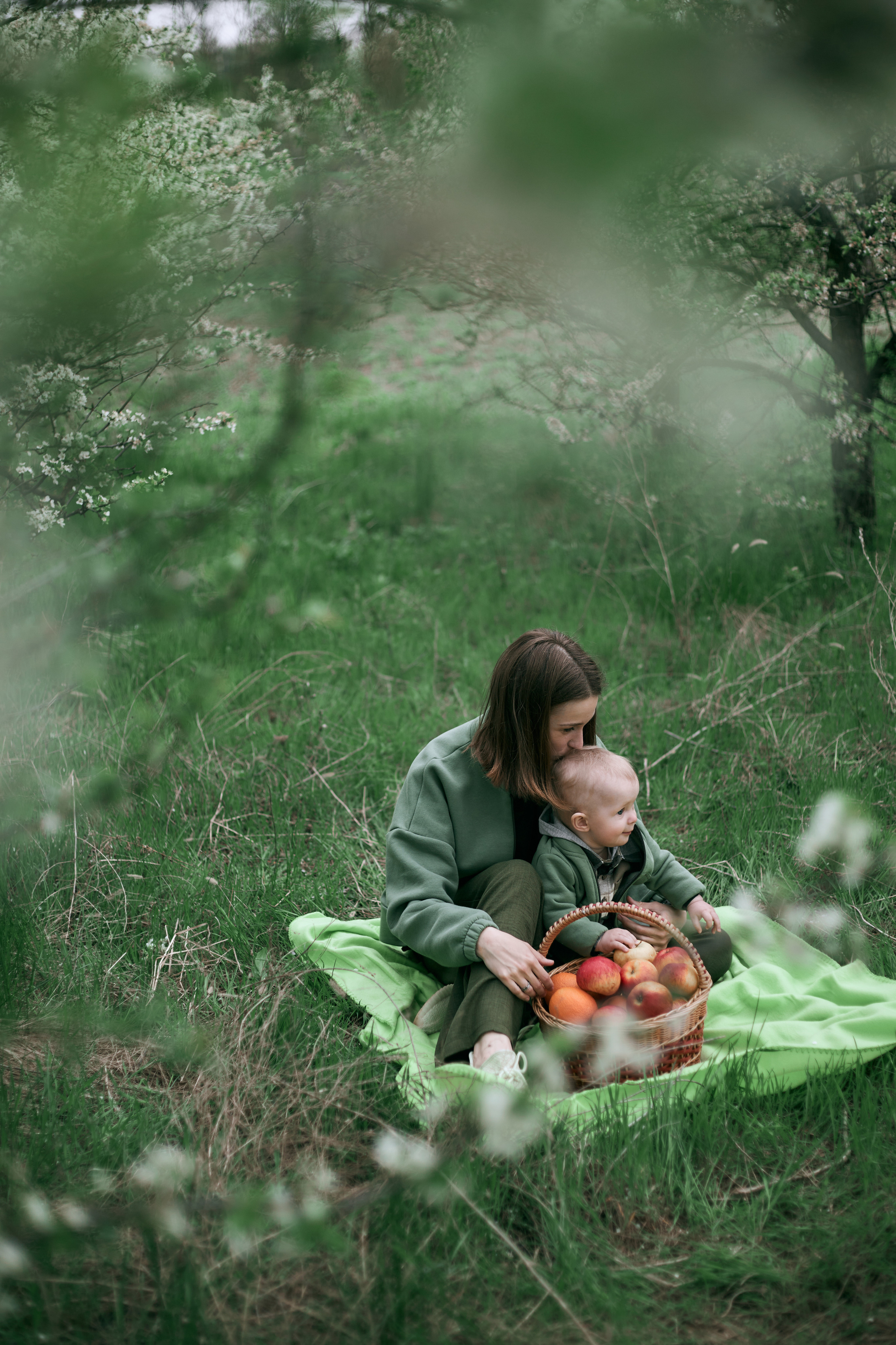 В яблуневому цвіті. Сімейний фотограф в Києві