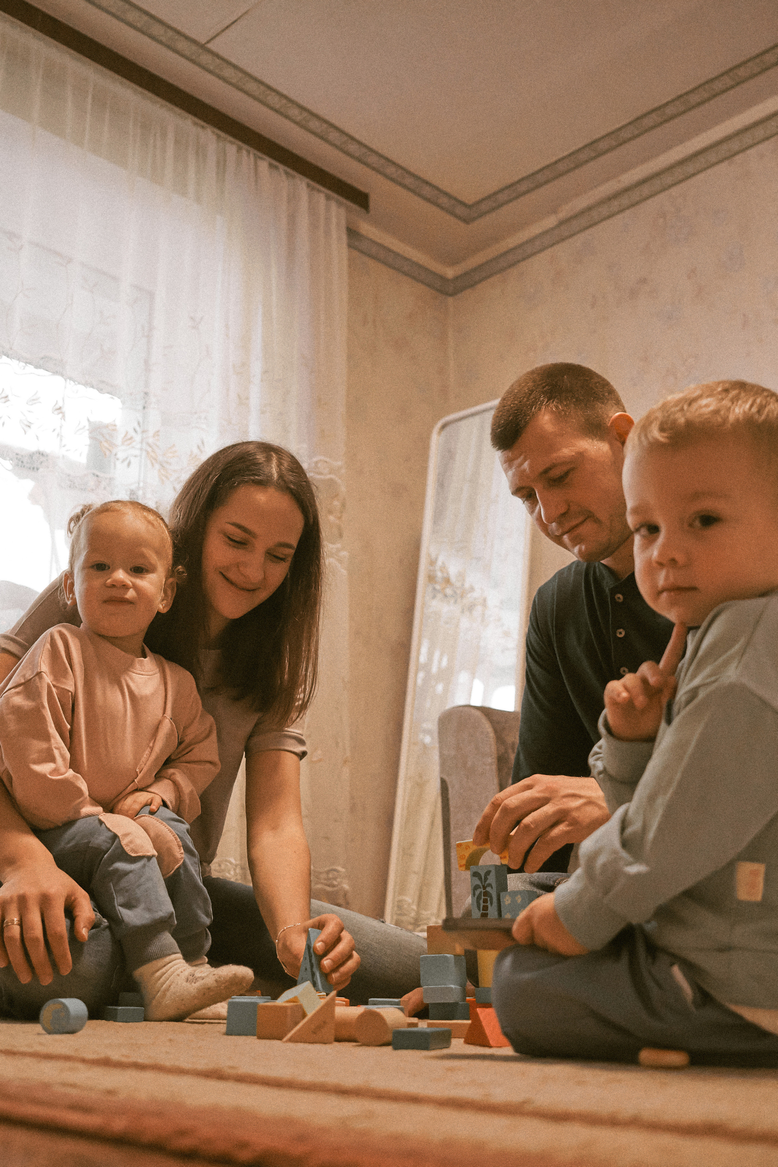 Я - старший, бо народився пару хвилин раніше від сестри. Сімейний фотограф в Києві