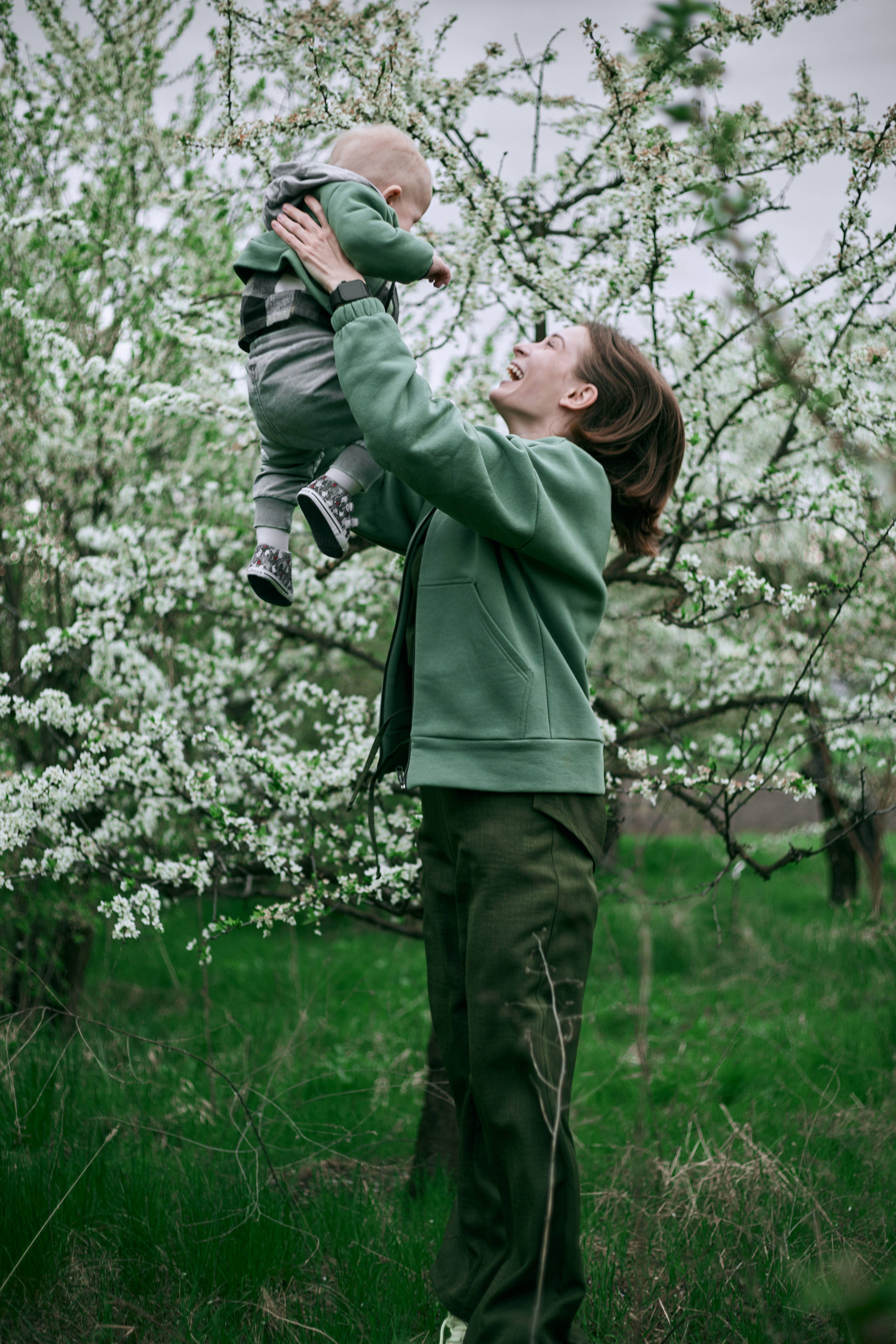В яблуневому цвіті. Сімейний фотограф в Києві