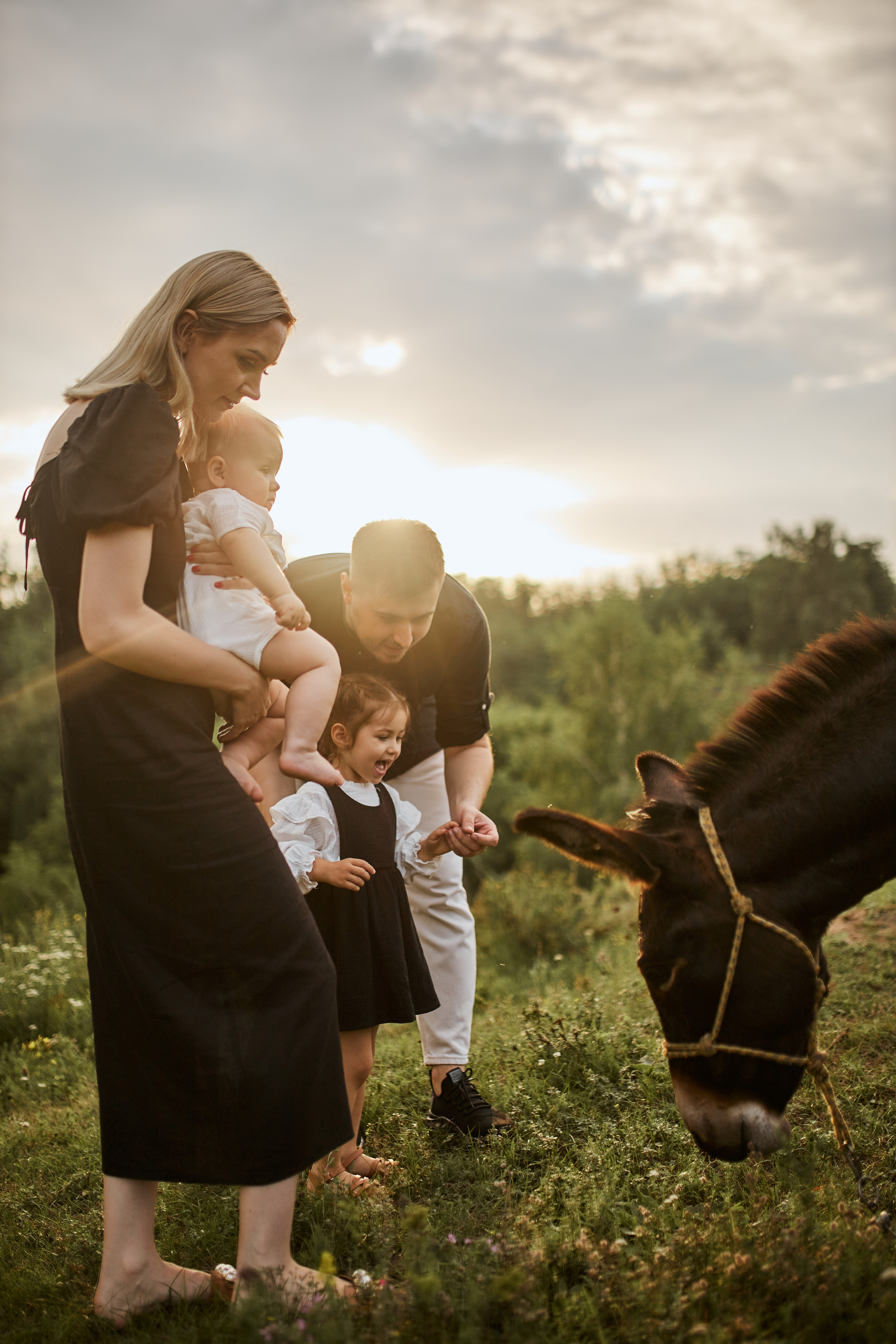 Еліна, Валерій, Ельвіна, Мартін. Сімейний фотограф в Києві