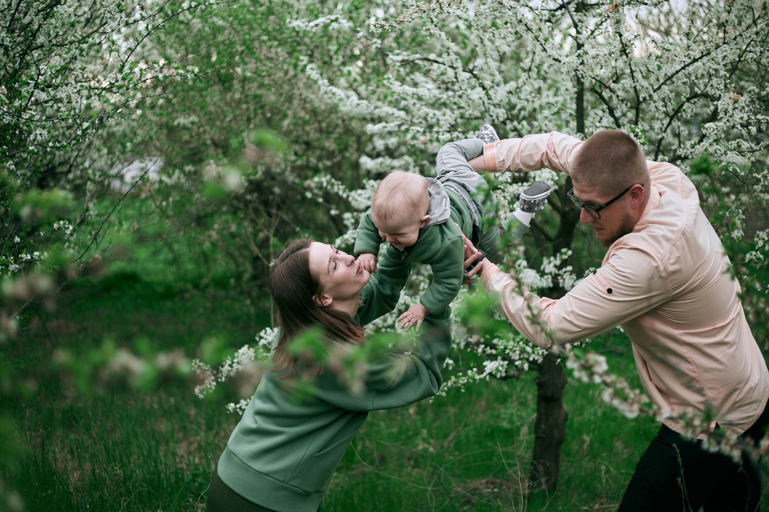 В яблуневому цвіті. Сімейний фотограф в Києві