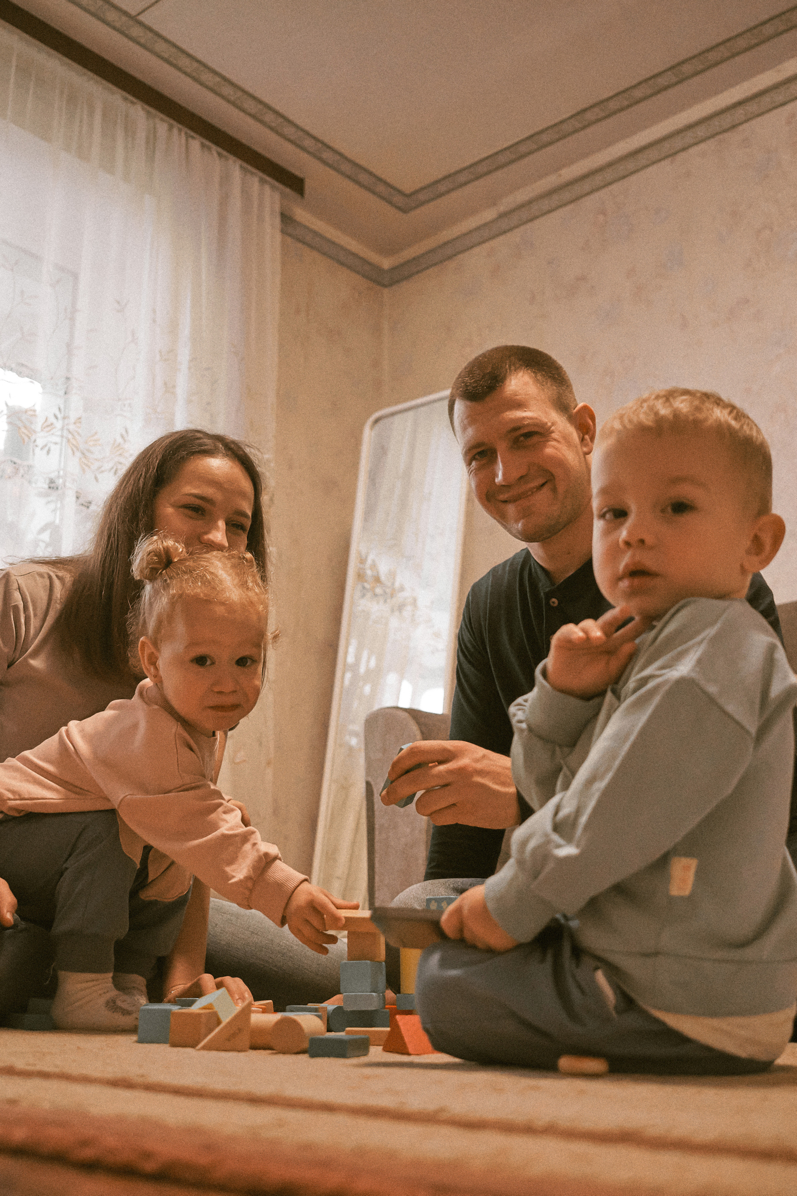 Я - старший, бо народився пару хвилин раніше від сестри. Сімейний фотограф в Києві