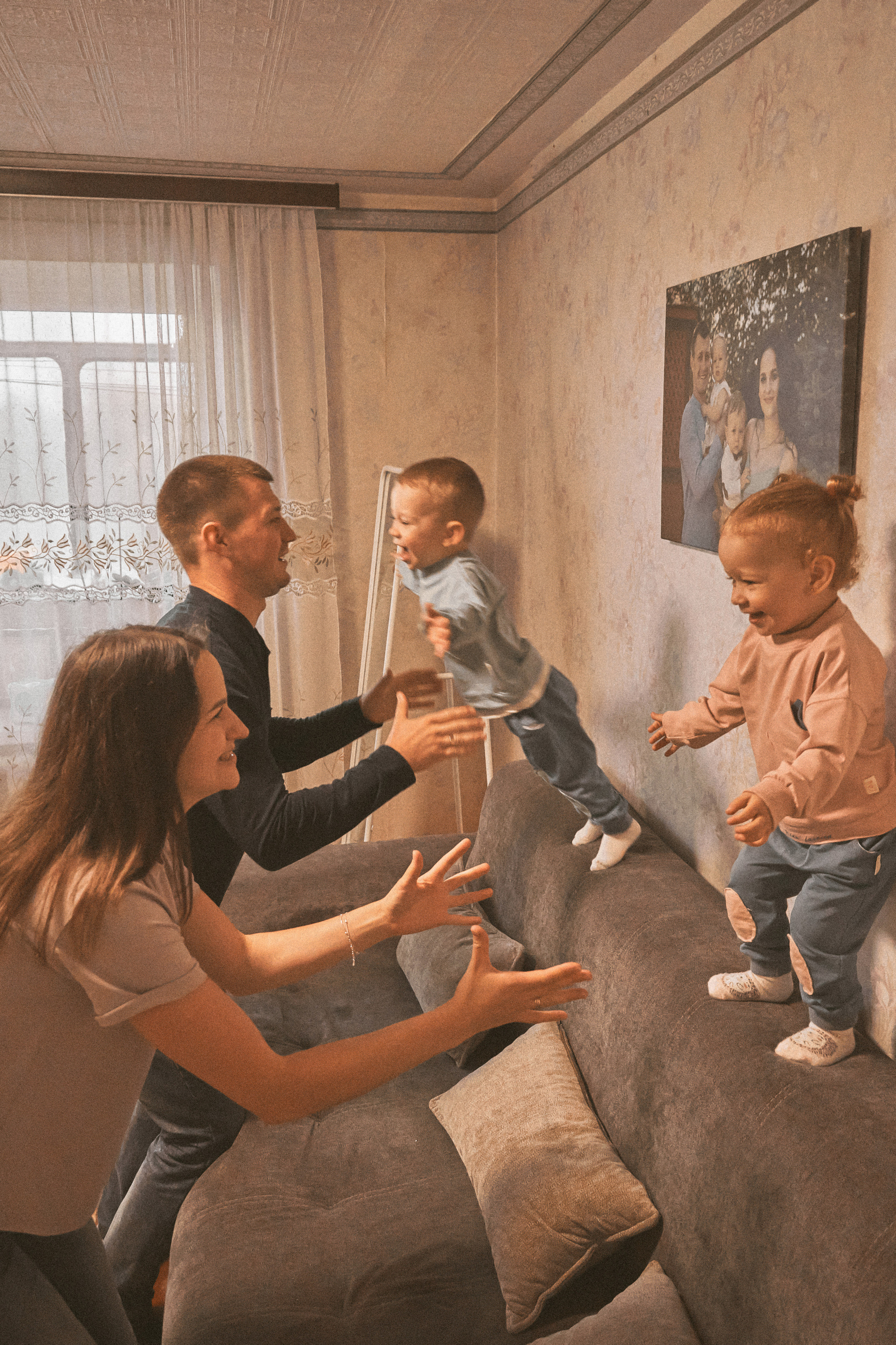 Я - старший, бо народився пару хвилин раніше від сестри. Сімейний фотограф в Києві