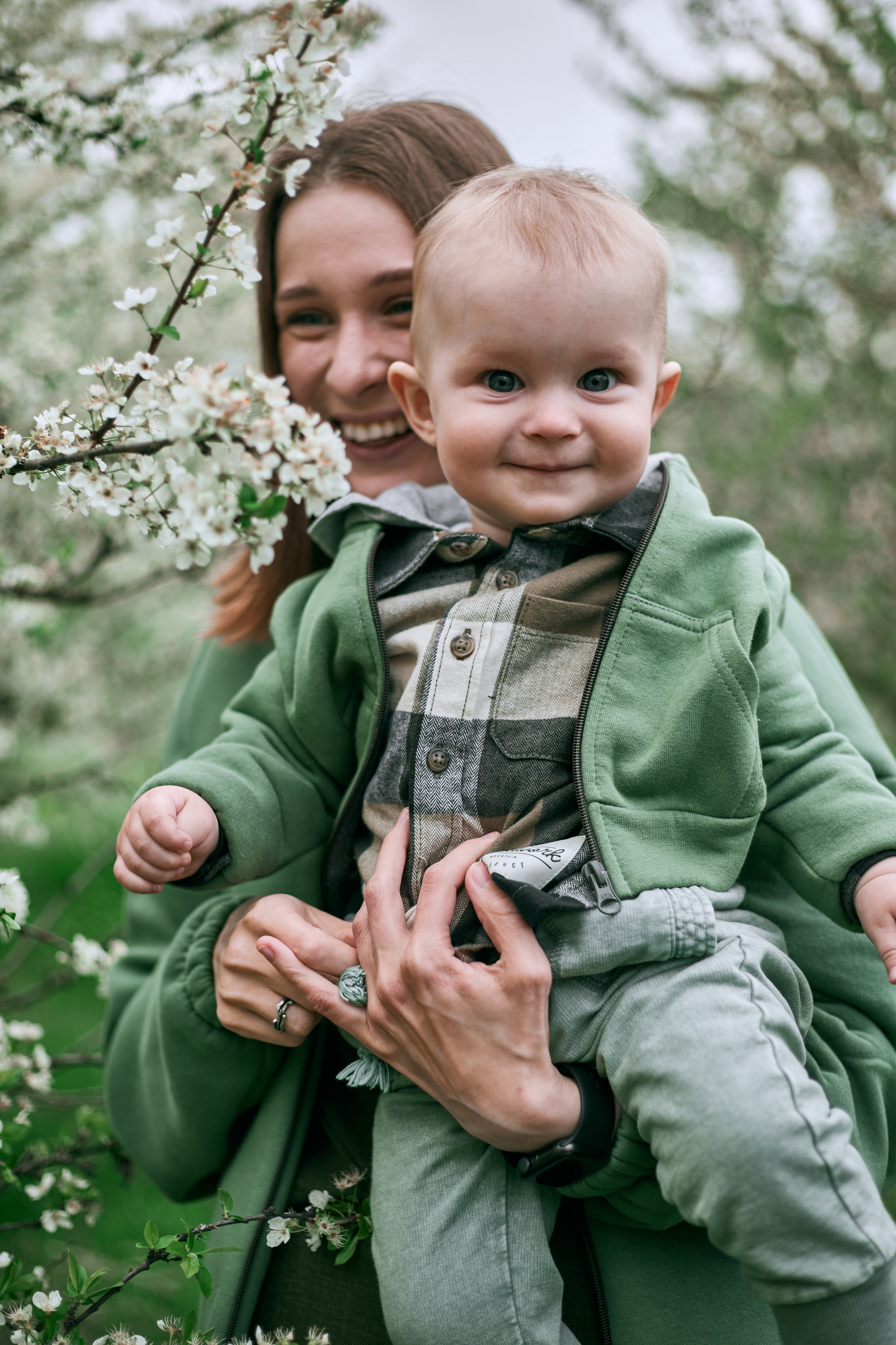 В яблуневому цвіті. Сімейний фотограф в Києві