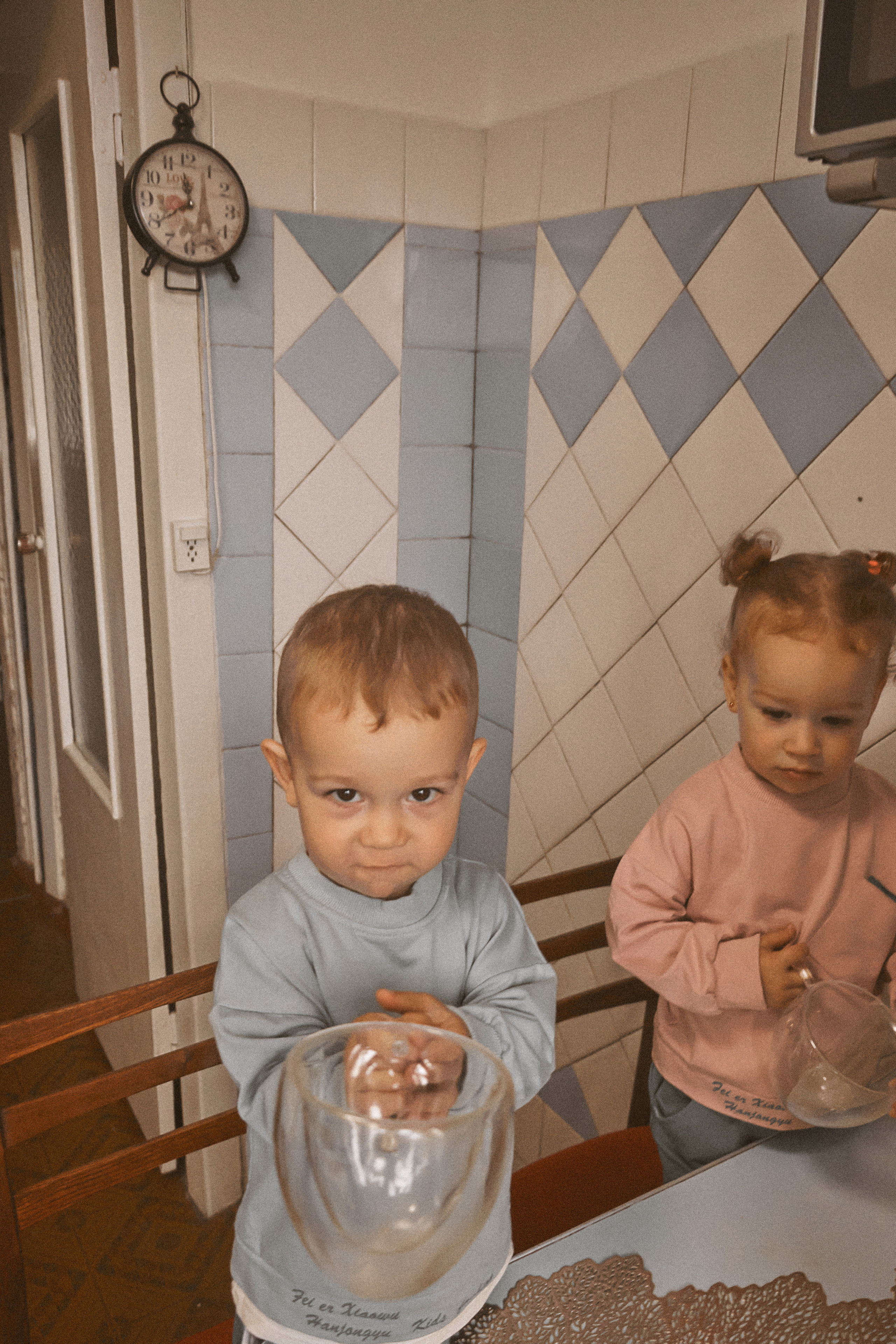 Я - старший, бо народився пару хвилин раніше від сестри. Сімейний фотограф в Києві