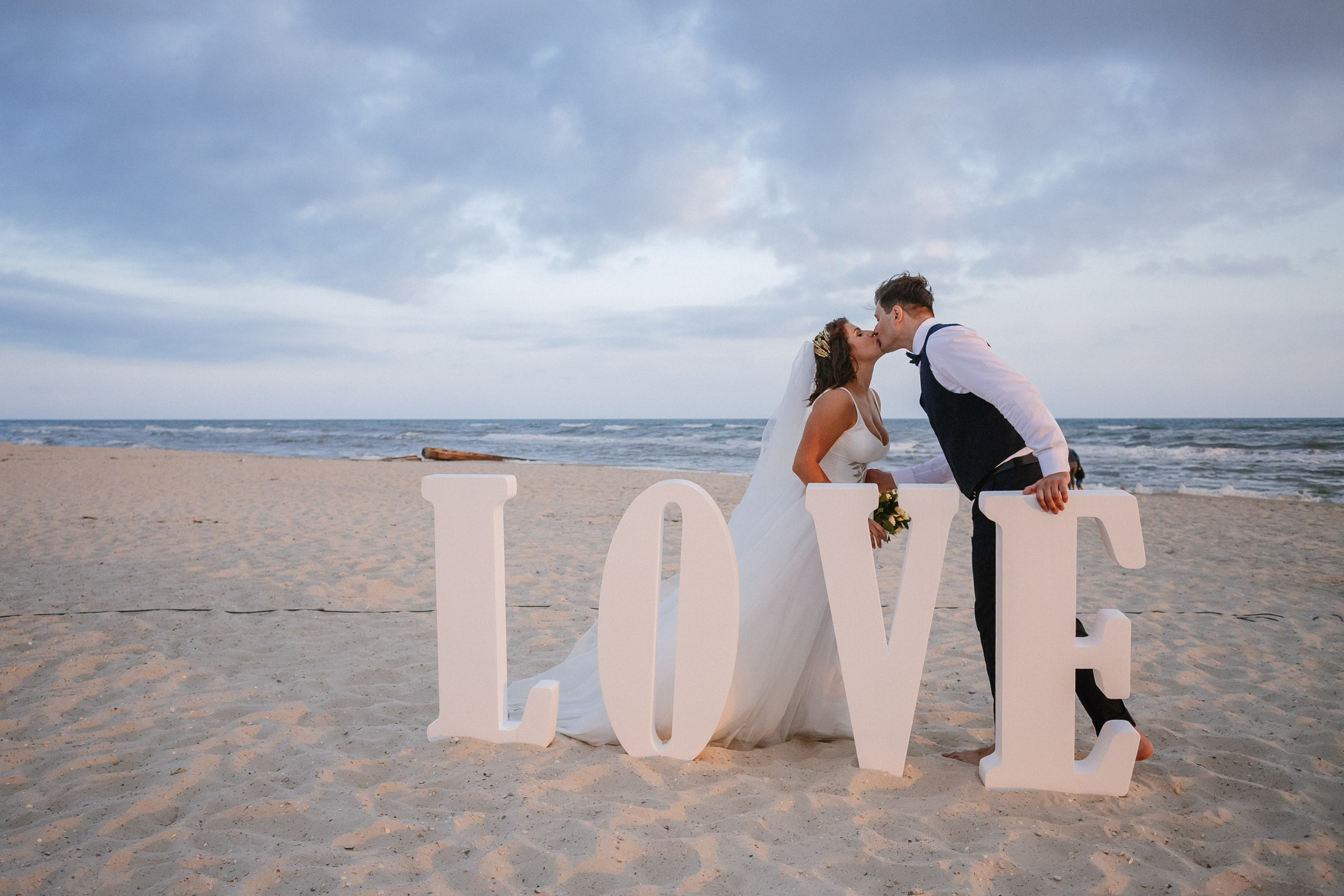 LAZURNE WEDDING. Peter Pushkin Photographer